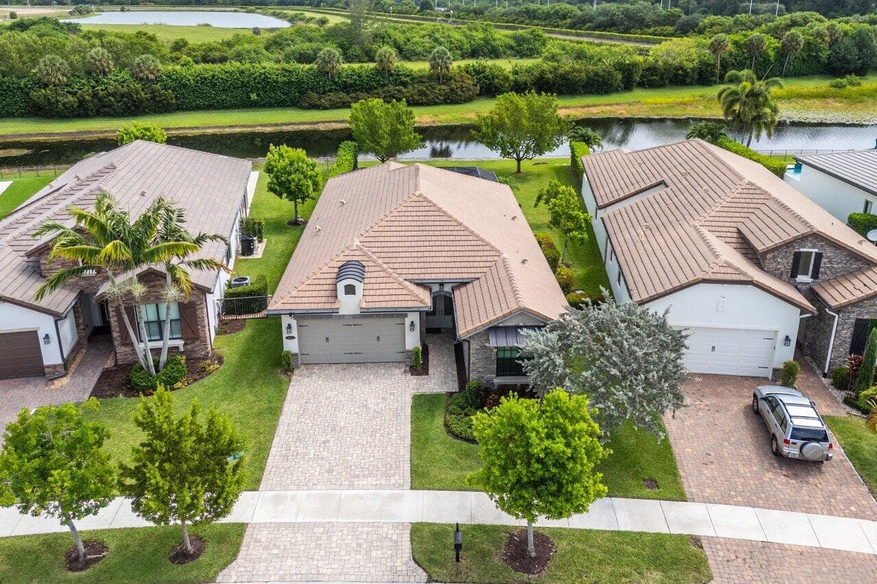 9131 Grand Prix Boynton Beach FL 33472 — thumbnail 37 of 54