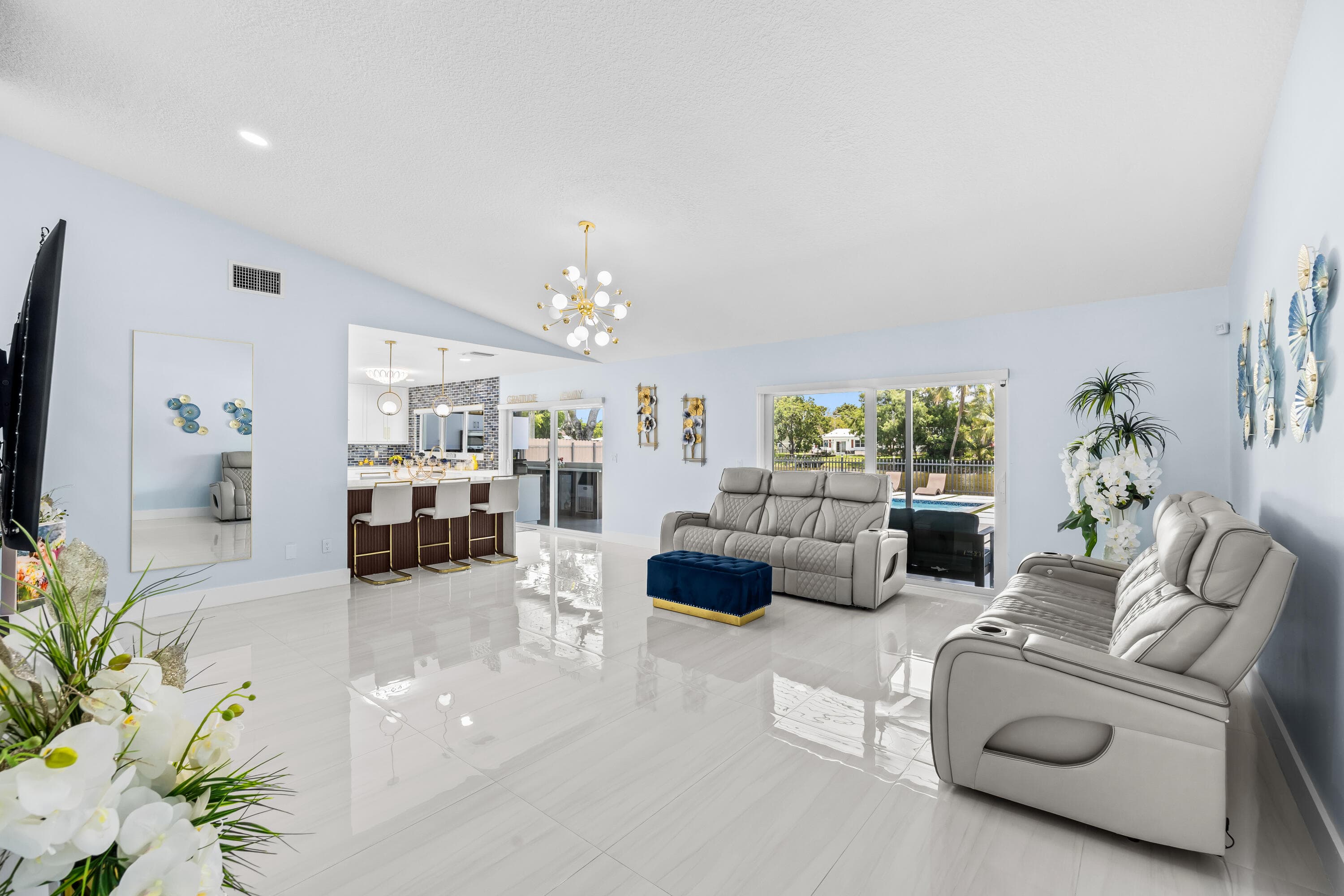 1821 Carissa Lake Clarke Shores FL 33406 — thumbnail 16 of 53