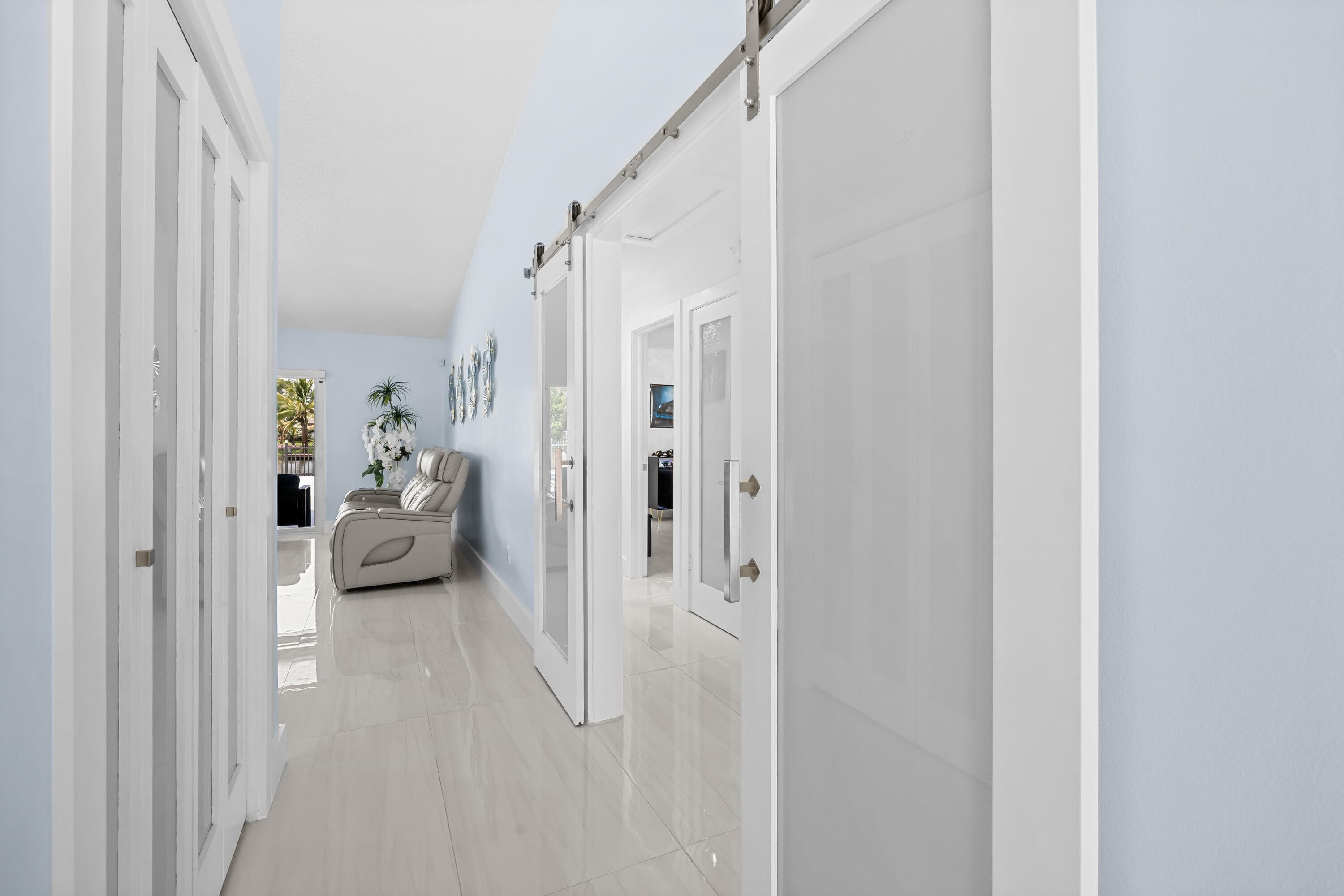 1821 Carissa Lake Clarke Shores FL 33406 — thumbnail 34 of 53