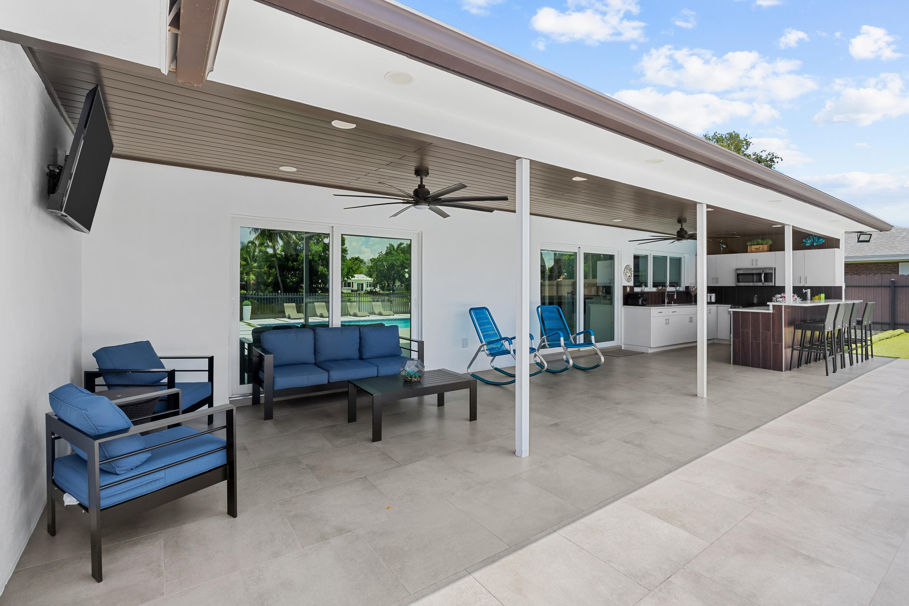 1821 Carissa Lake Clarke Shores FL 33406 — thumbnail 44 of 53