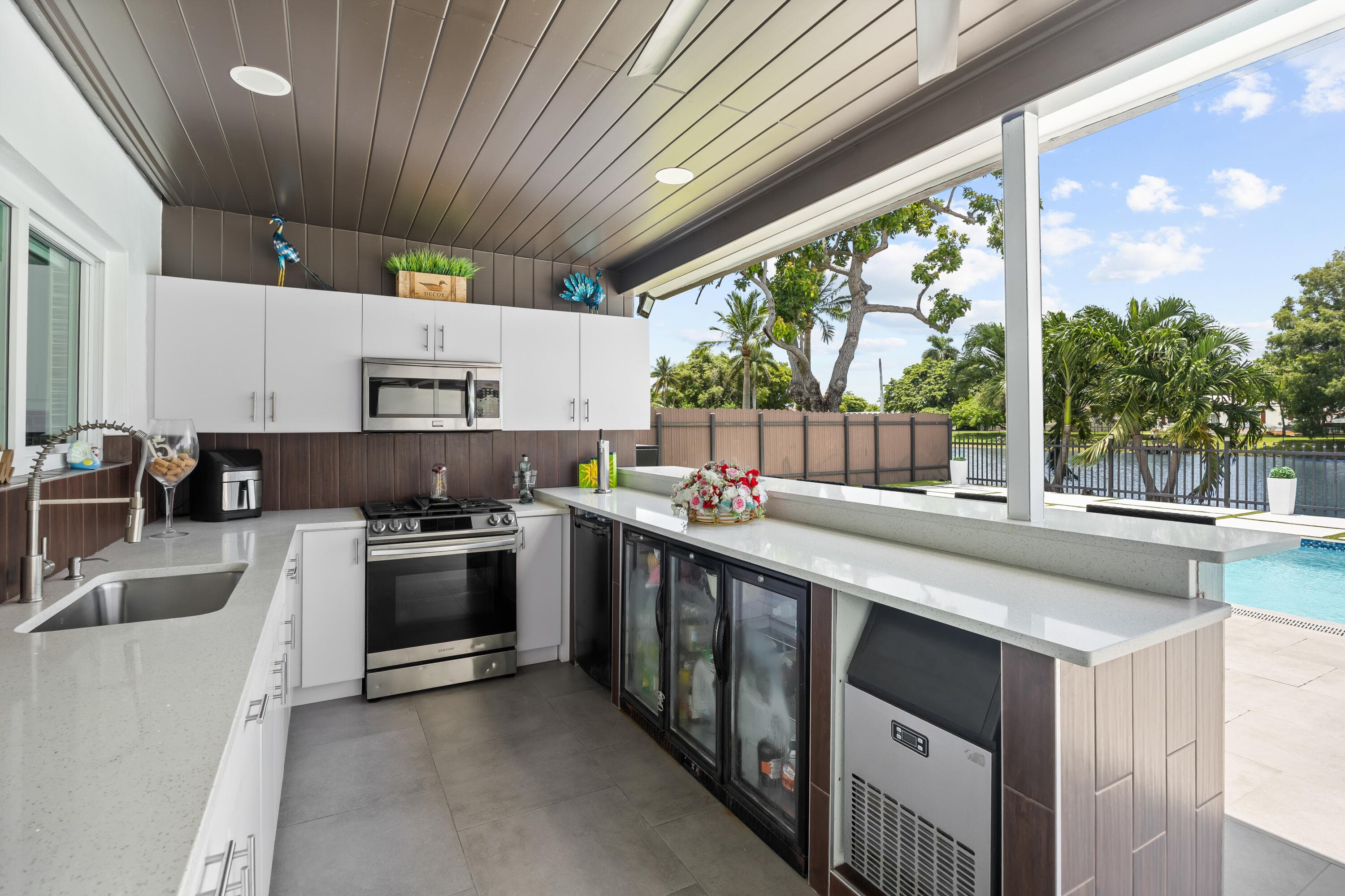 1821 Carissa Lake Clarke Shores FL 33406 — thumbnail 45 of 53