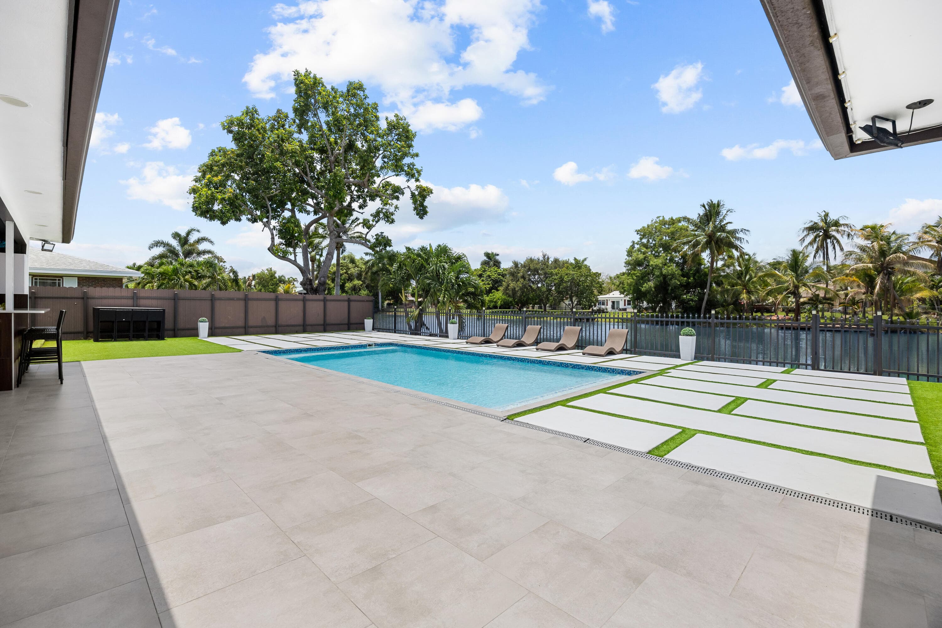 1821 Carissa Lake Clarke Shores FL 33406 — thumbnail 46 of 53