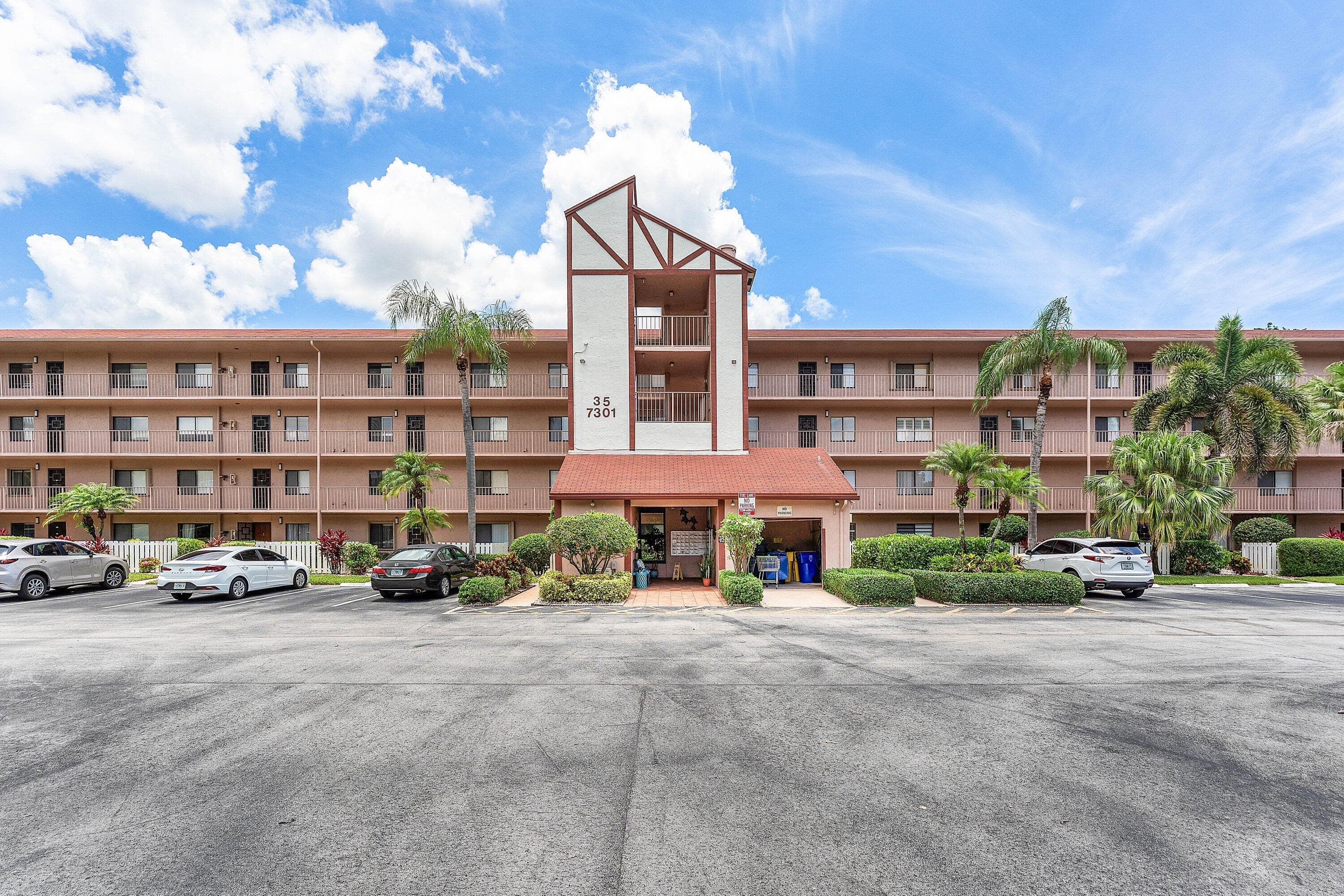 7301 Amberly #402 Delray Beach FL 33446 — thumbnail 49 of 70