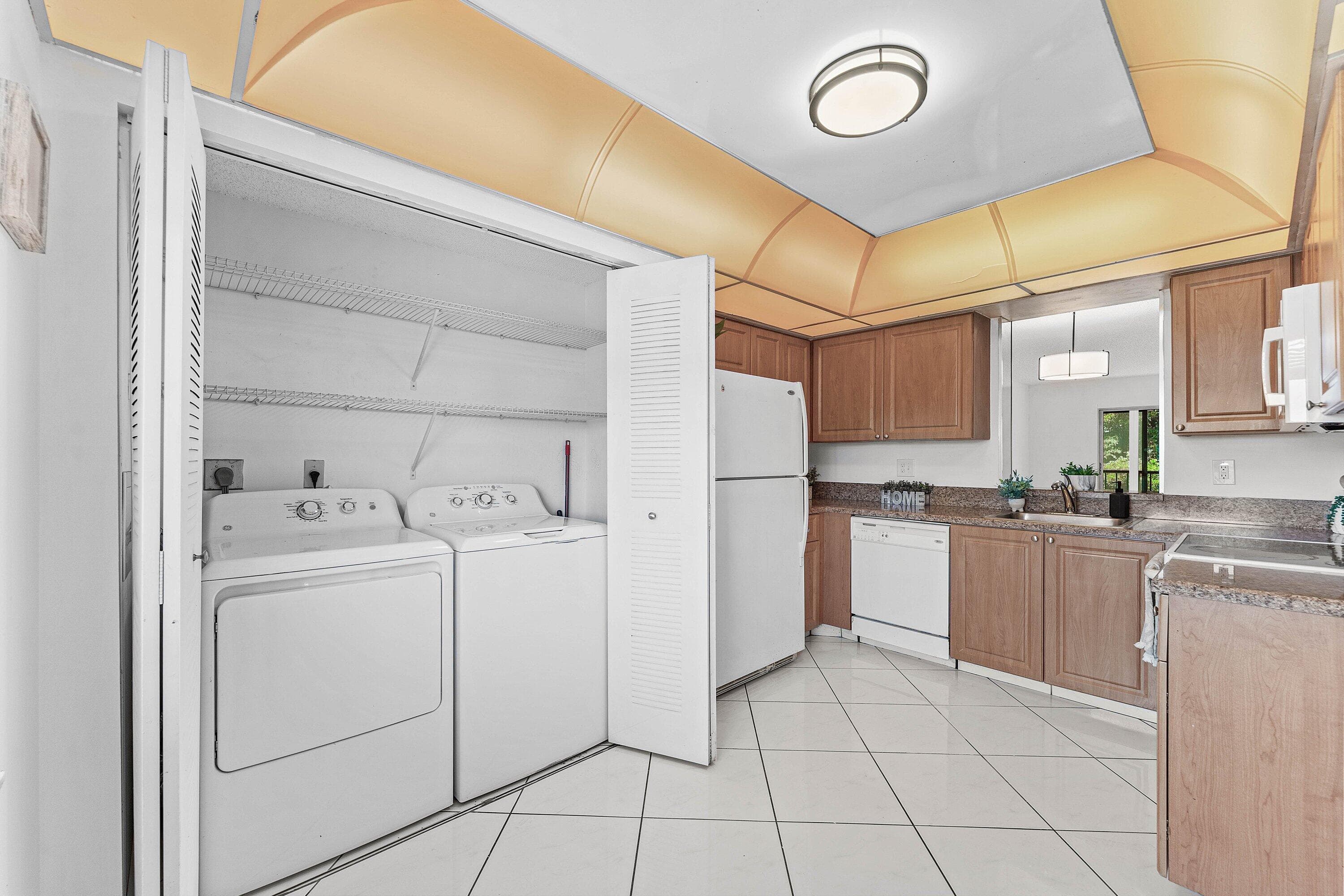 7301 Amberly #402 Delray Beach FL 33446 — thumbnail 23 of 70