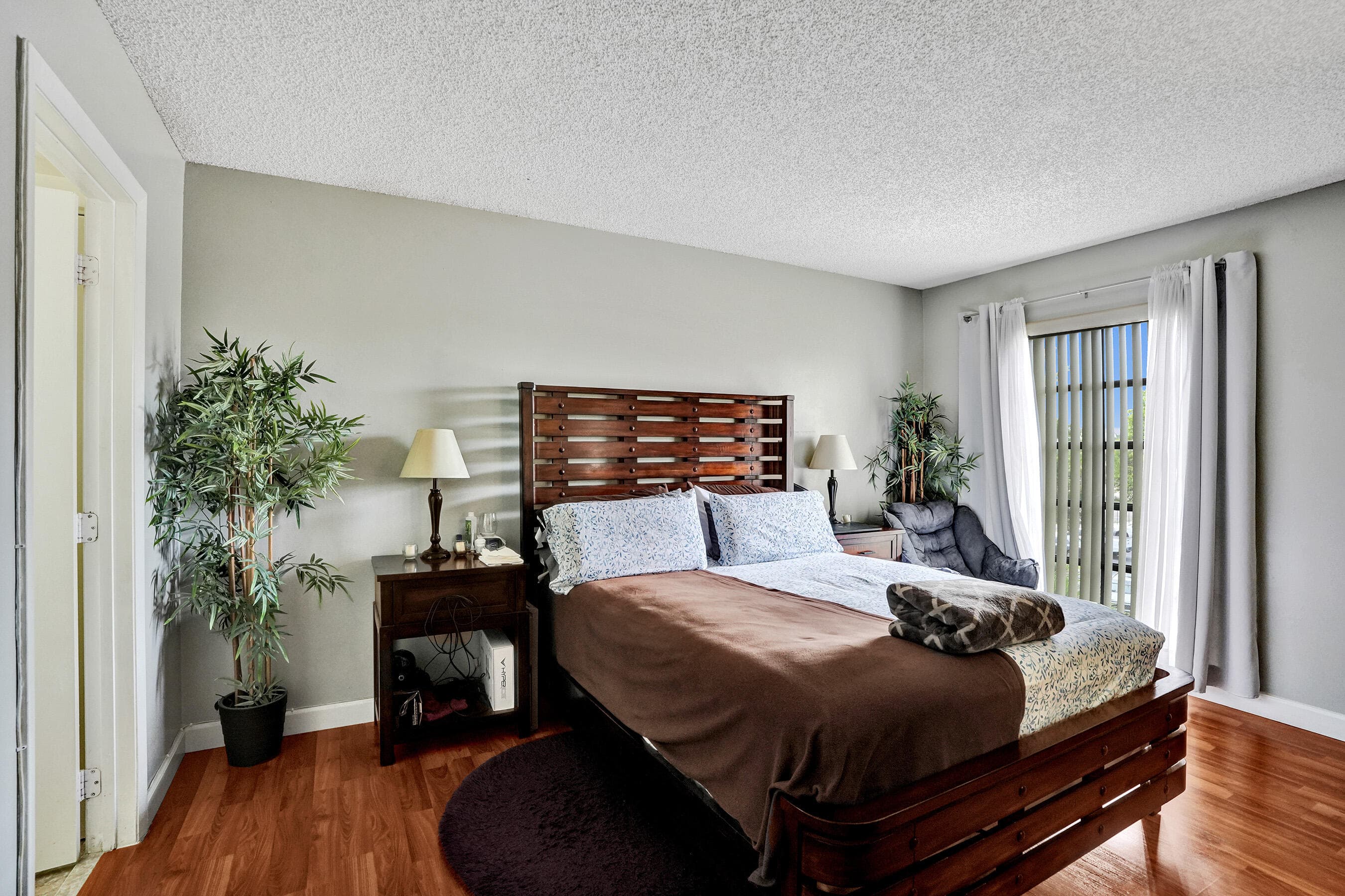 5570 44th #305a Lauderhill FL 33319 — thumbnail 3 of 25