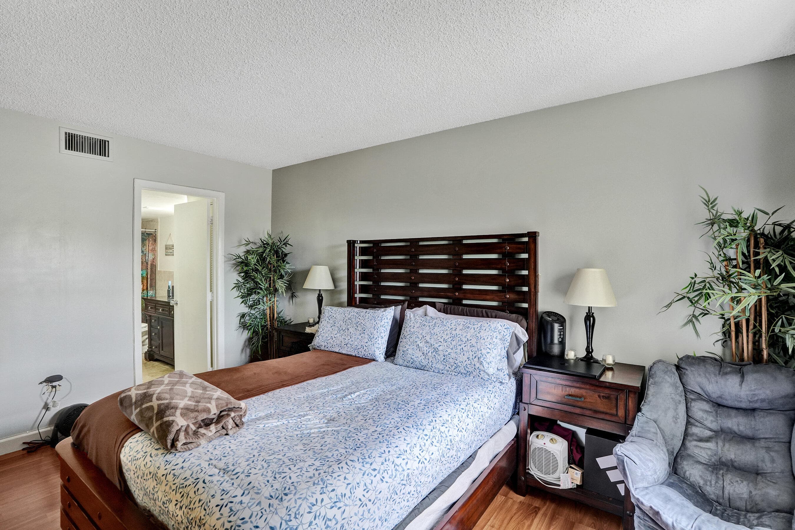 5570 44th #305a Lauderhill FL 33319 — thumbnail 5 of 25
