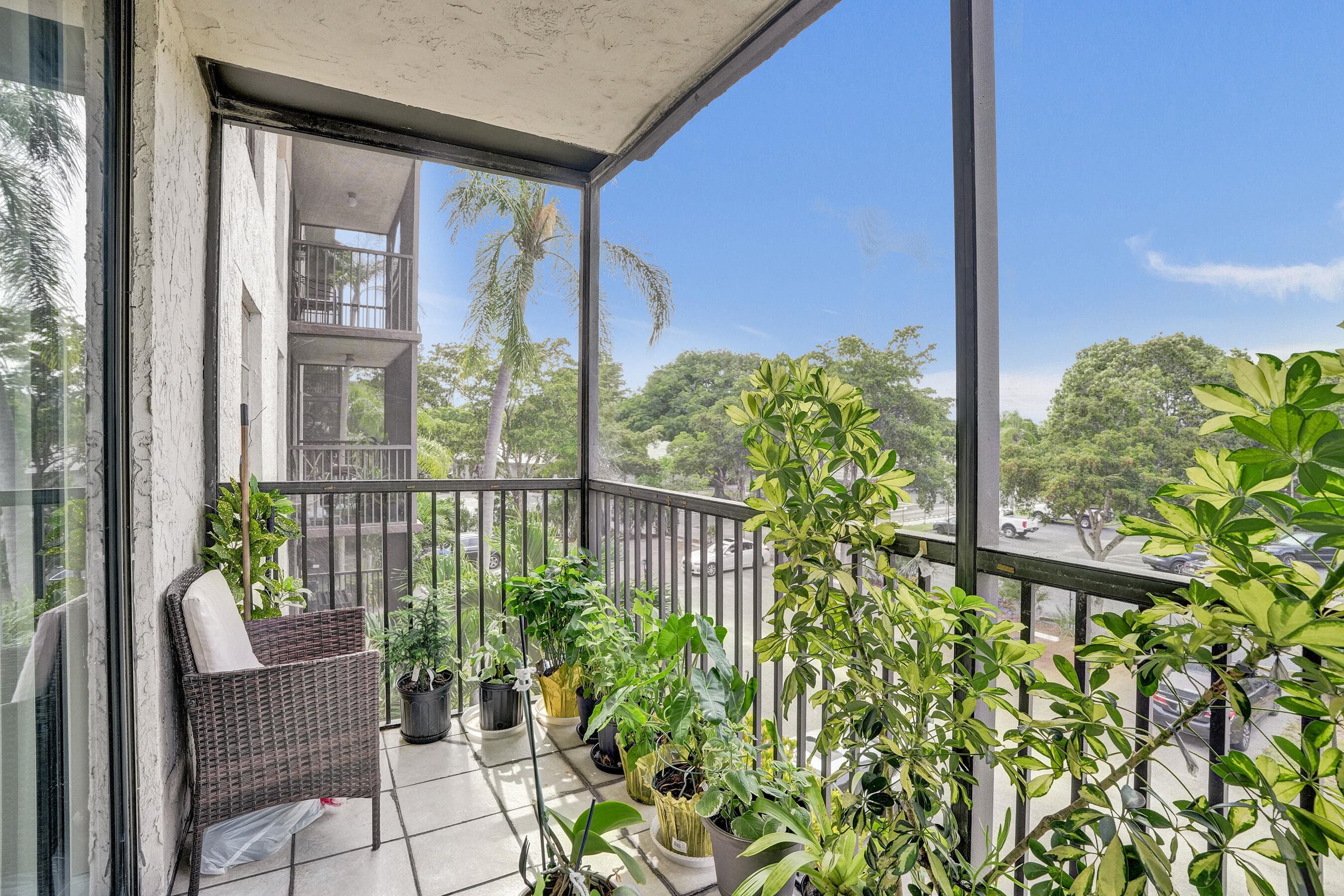 5570 44th #305a Lauderhill FL 33319 — thumbnail 15 of 25