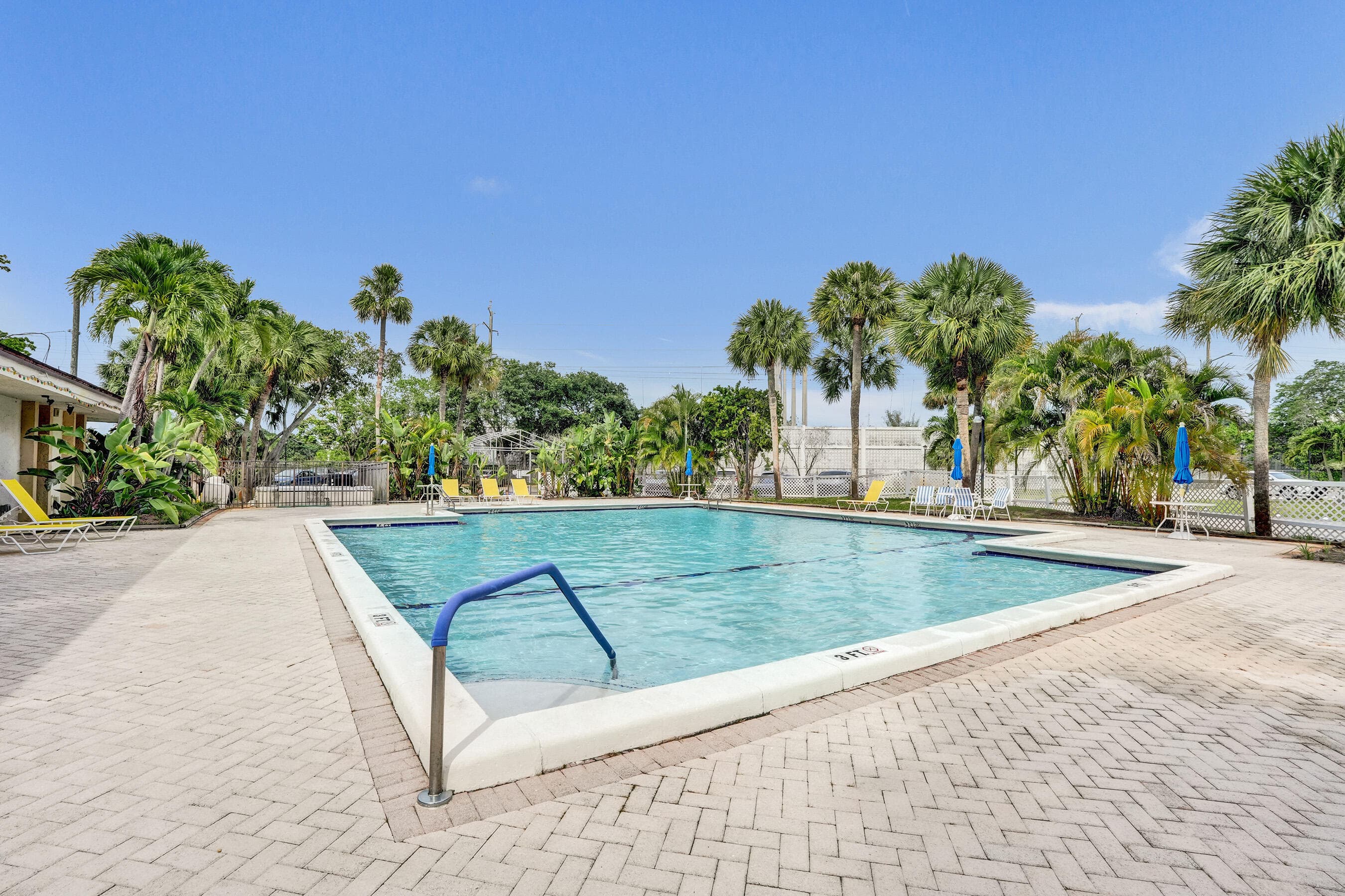 5570 44th #305a Lauderhill FL 33319 — thumbnail 20 of 25