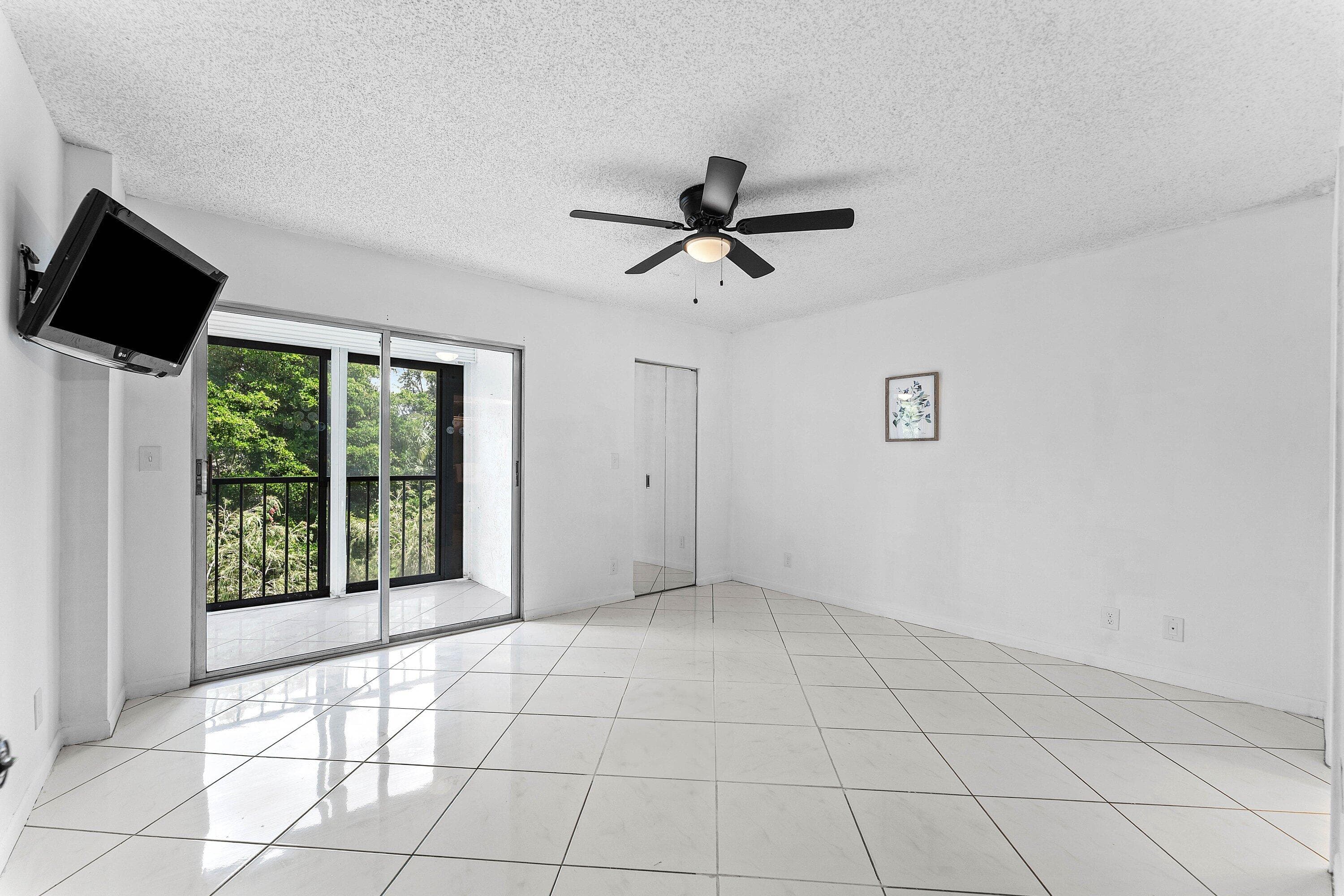 7301 Amberly #402 Delray Beach FL 33446 — thumbnail 27 of 70