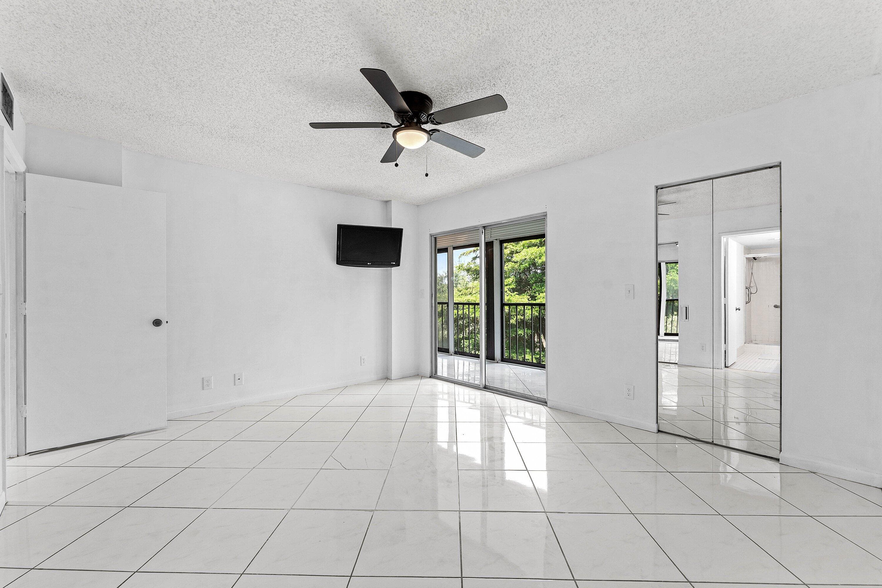 7301 Amberly #402 Delray Beach FL 33446 — thumbnail 29 of 70