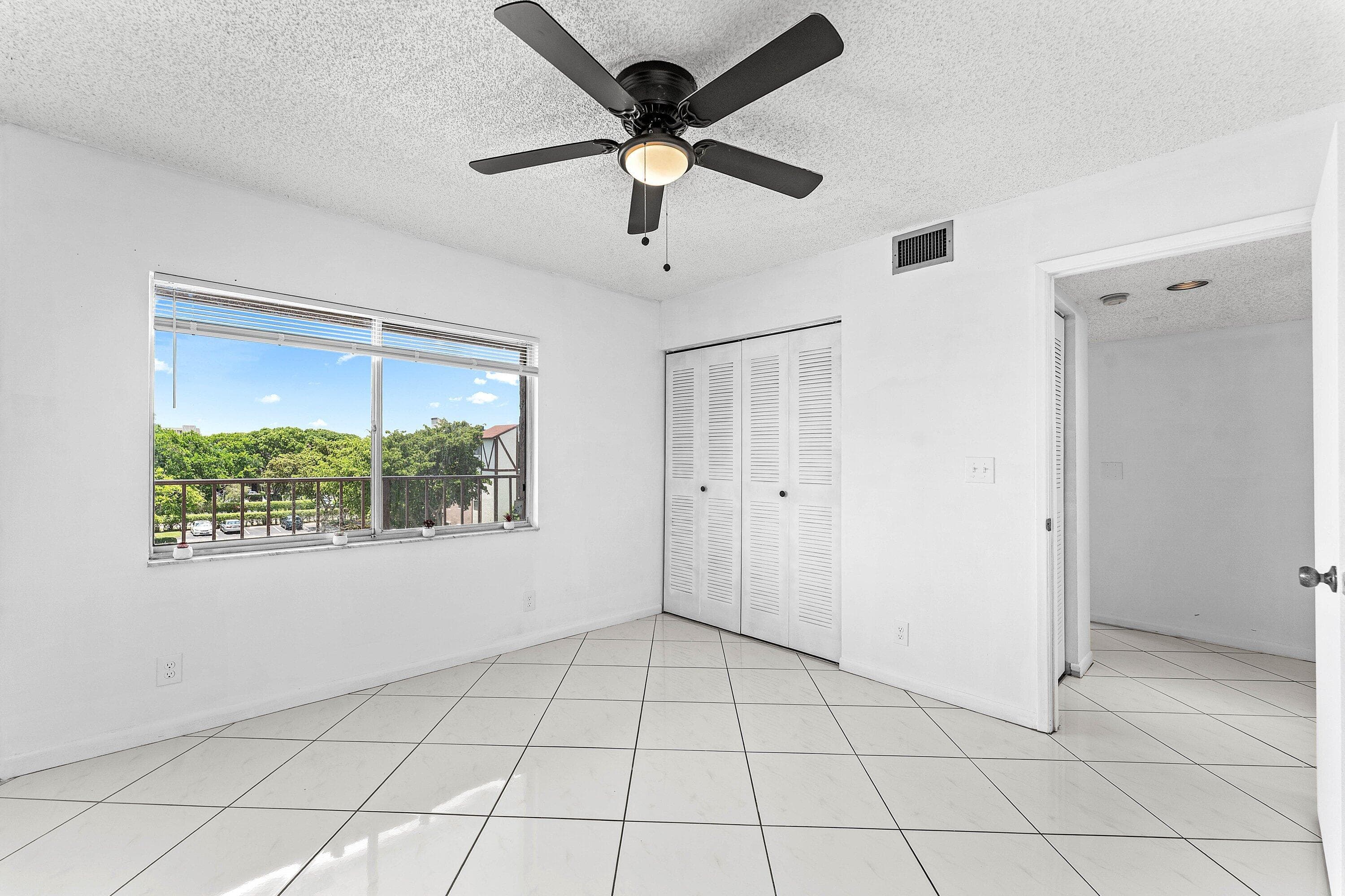 7301 Amberly #402 Delray Beach FL 33446 — thumbnail 33 of 70