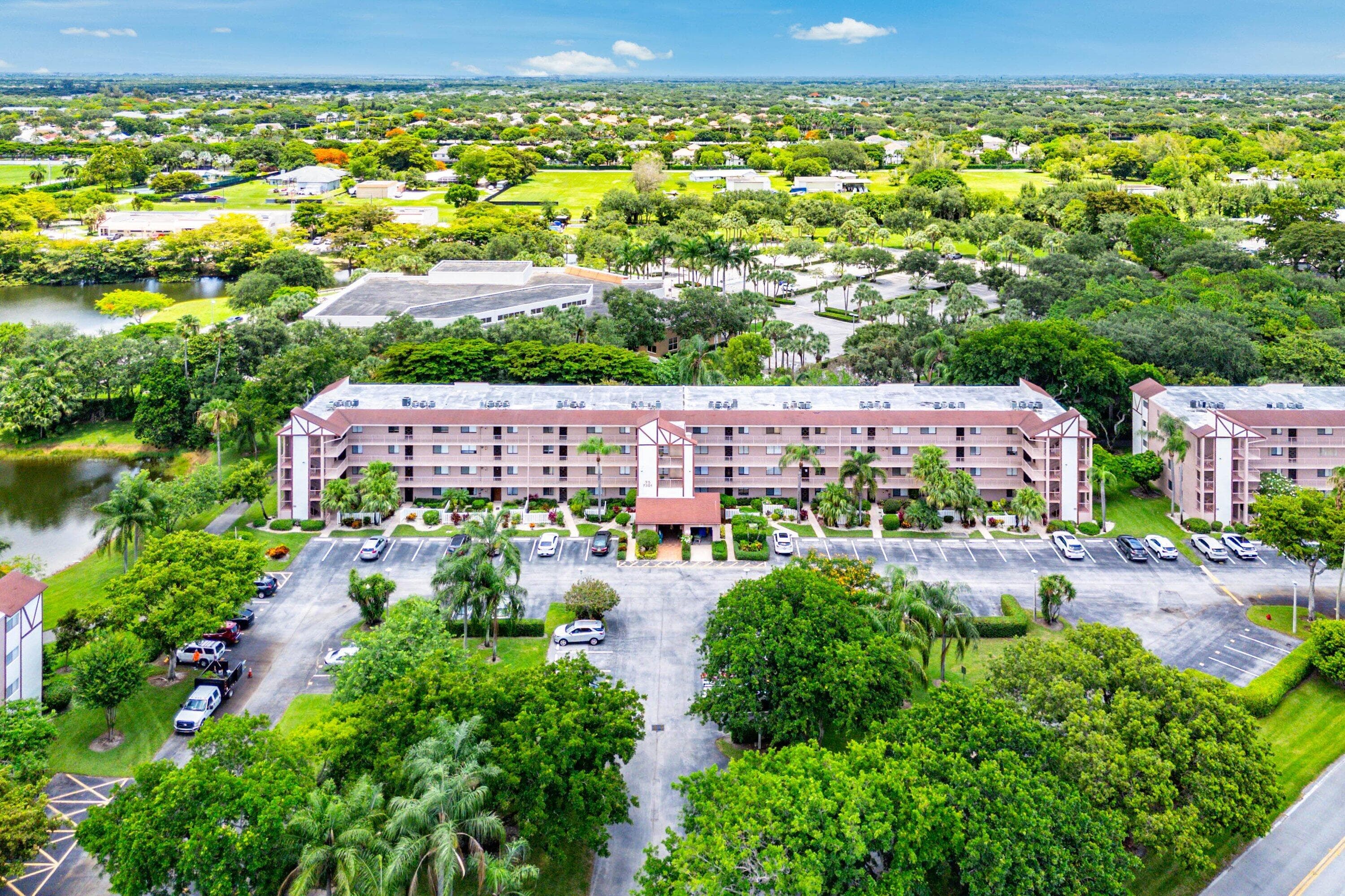 7301 Amberly #402 Delray Beach FL 33446 — thumbnail 58 of 70