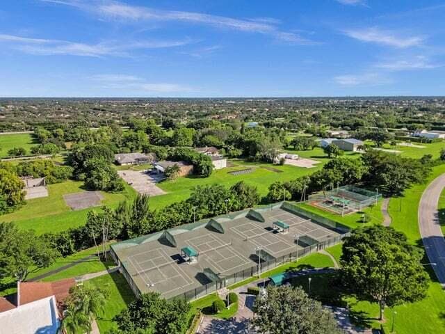 7301 Amberly #402 Delray Beach FL 33446 — thumbnail 47 of 70