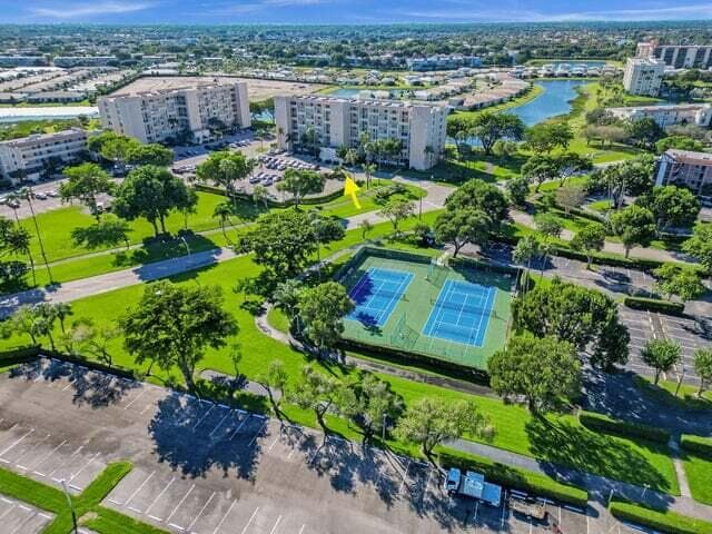 7301 Amberly #402 Delray Beach FL 33446 — thumbnail 48 of 70