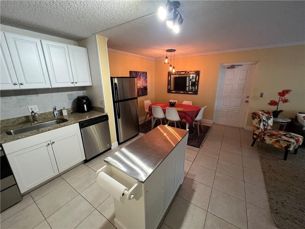 1009 Green Pine #G1 West Palm Beach FL 33409 — thumbnail 4 of 26