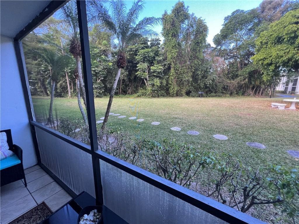 1009 Green Pine #G1 West Palm Beach FL 33409 — thumbnail 6 of 26
