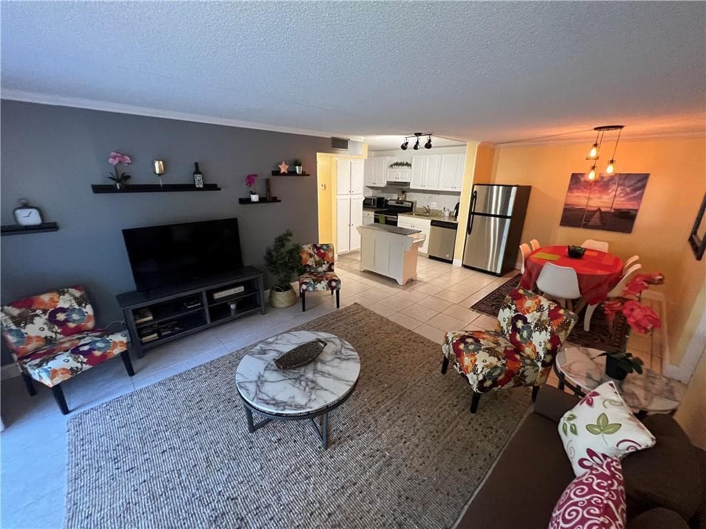 1009 Green Pine #G1 West Palm Beach FL 33409 — thumbnail 7 of 26