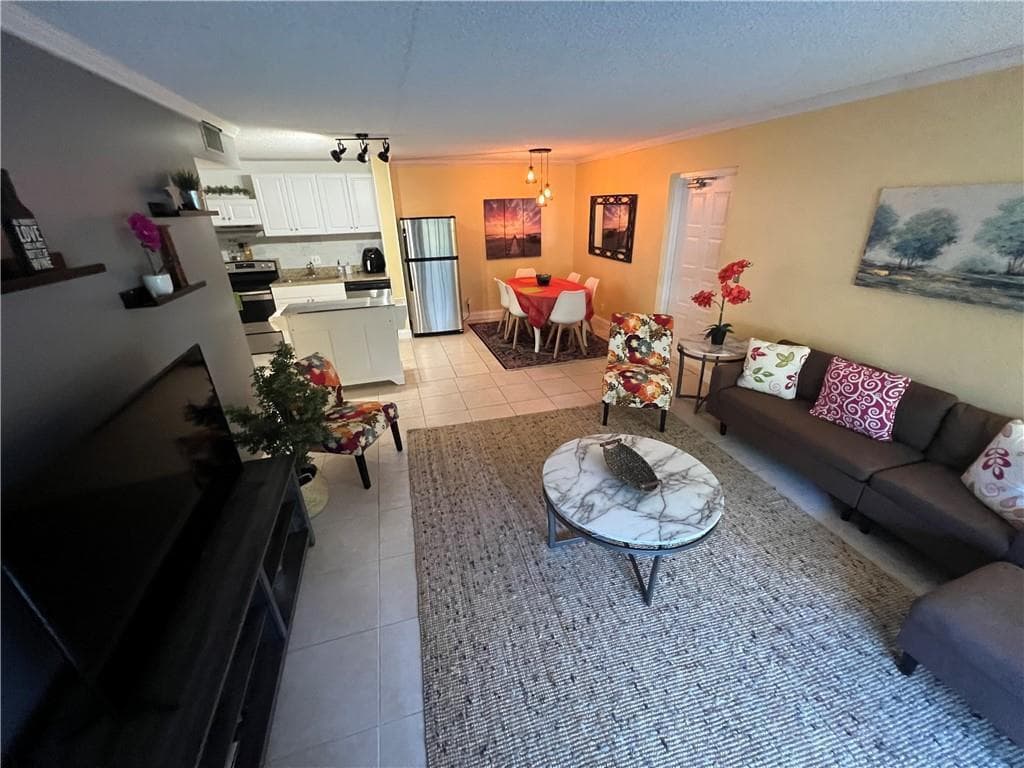1009 Green Pine #G1 West Palm Beach FL 33409 — thumbnail 9 of 26
