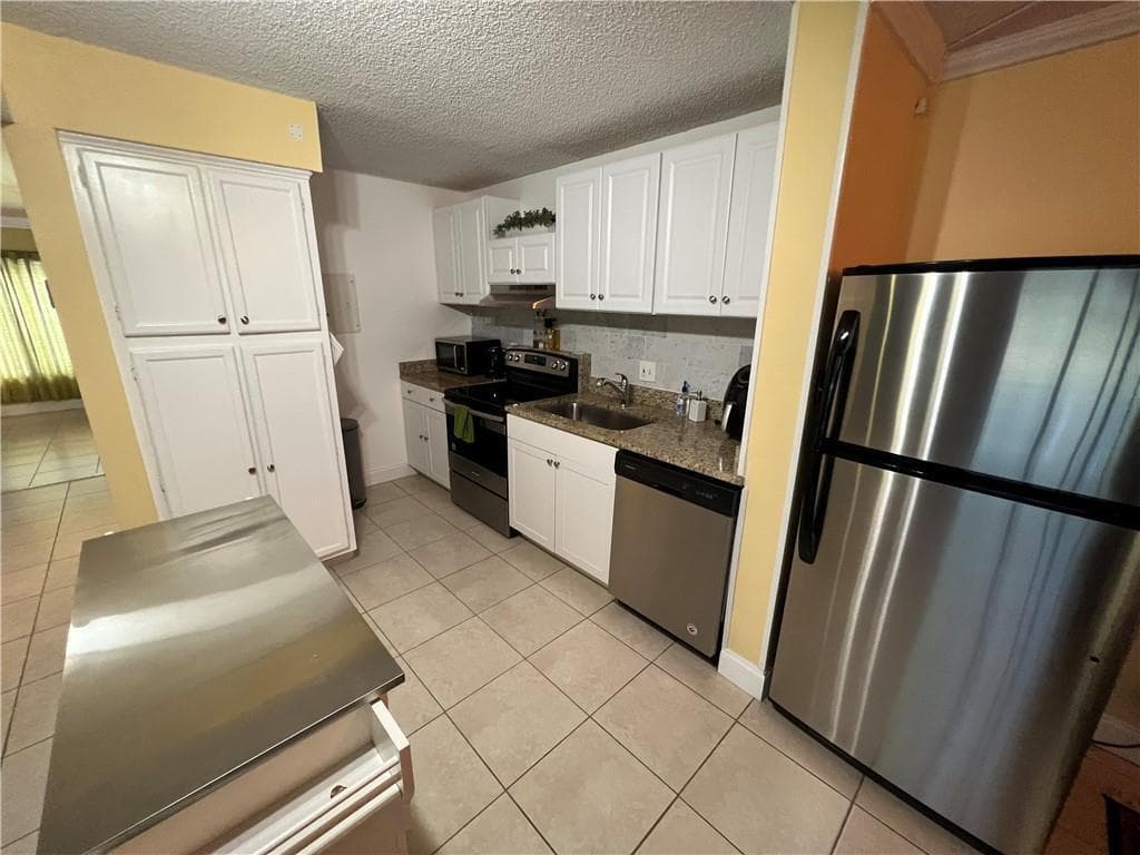 1009 Green Pine #G1 West Palm Beach FL 33409 — thumbnail 10 of 26