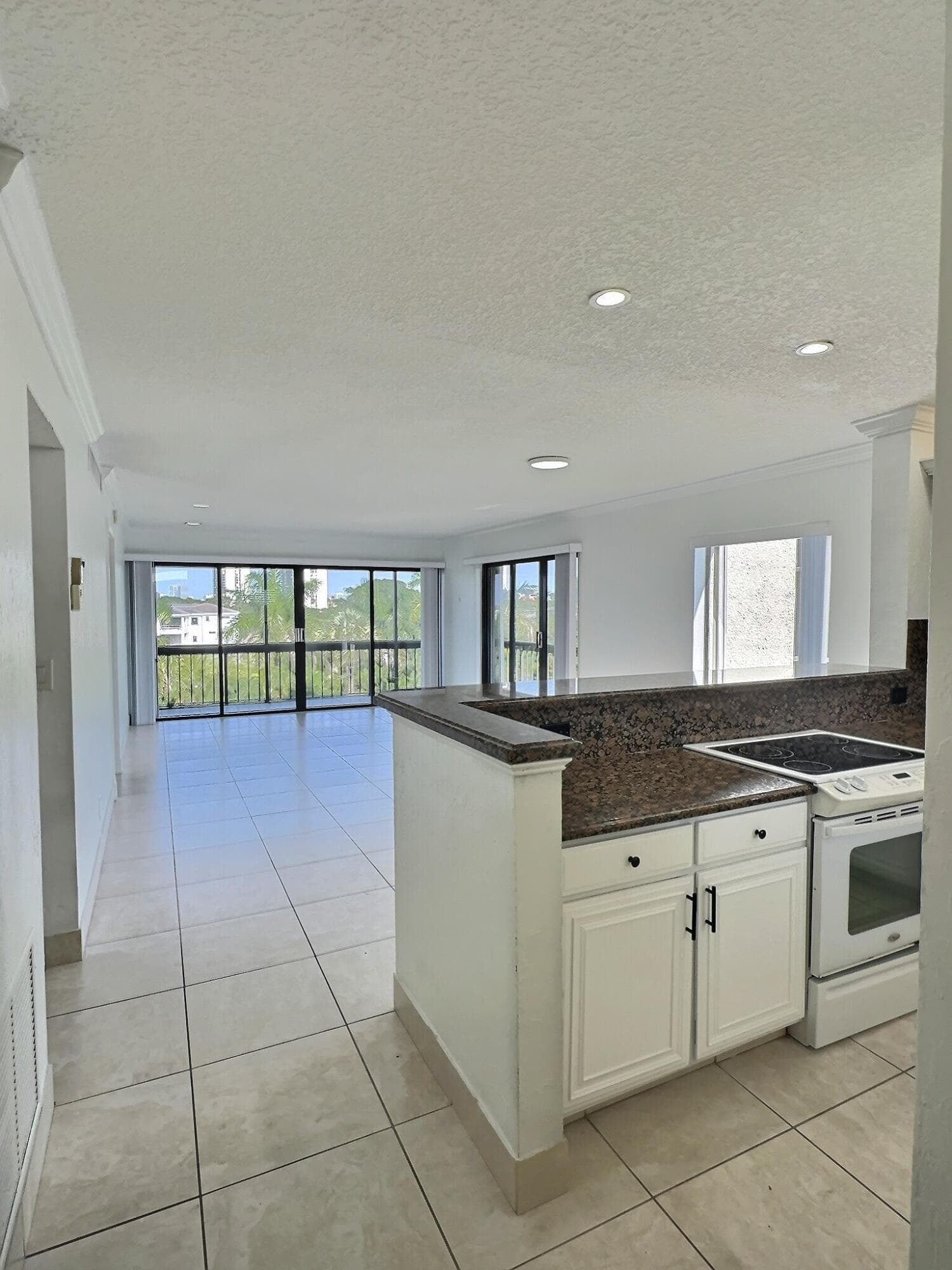 3050 Presidential #407 West Palm Beach FL 33401 — thumbnail 13 of 31