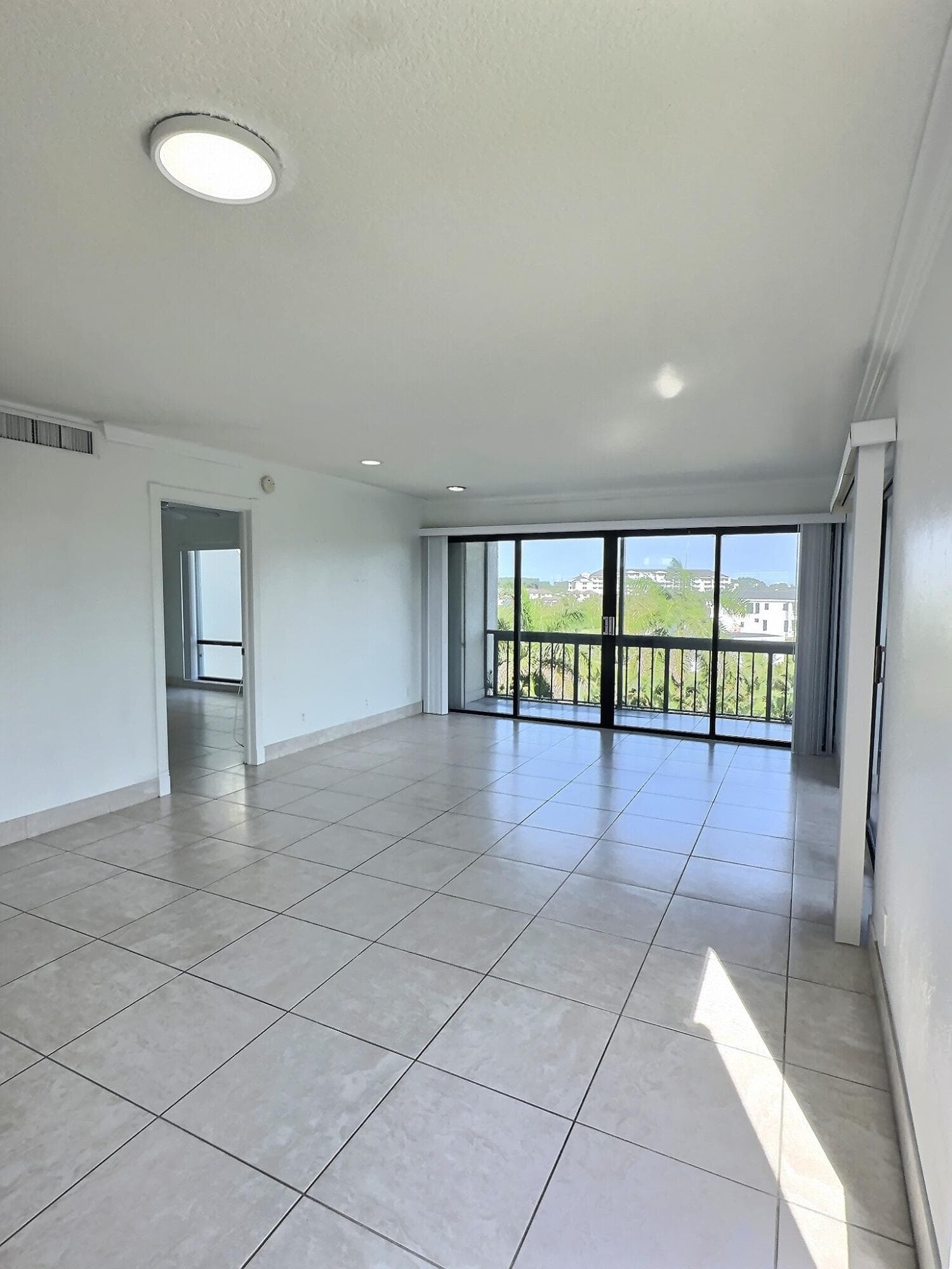 3050 Presidential #407 West Palm Beach FL 33401 — thumbnail 8 of 31