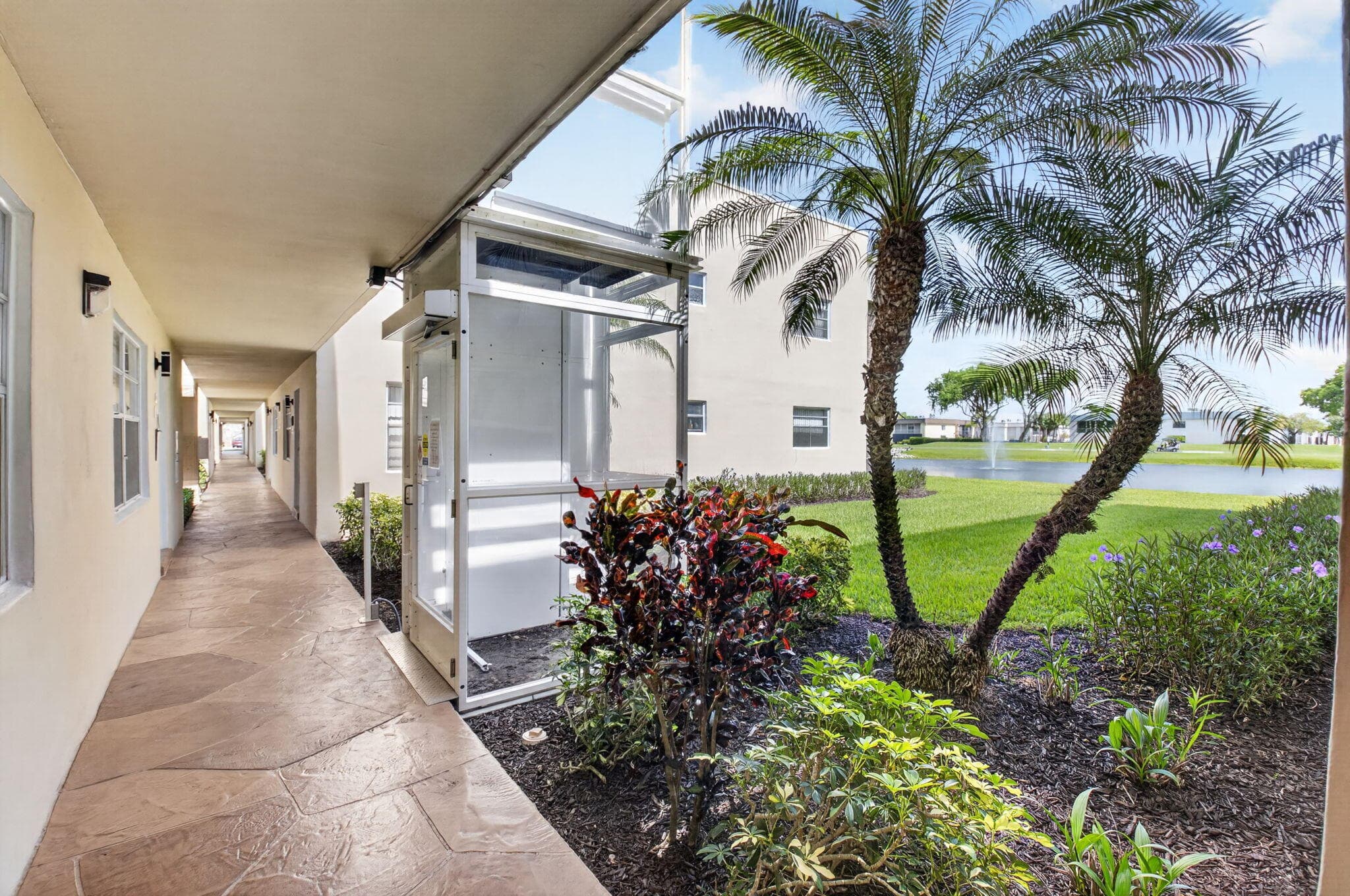 323 Capri G #323 Delray Beach FL 33484 — thumbnail 25 of 39