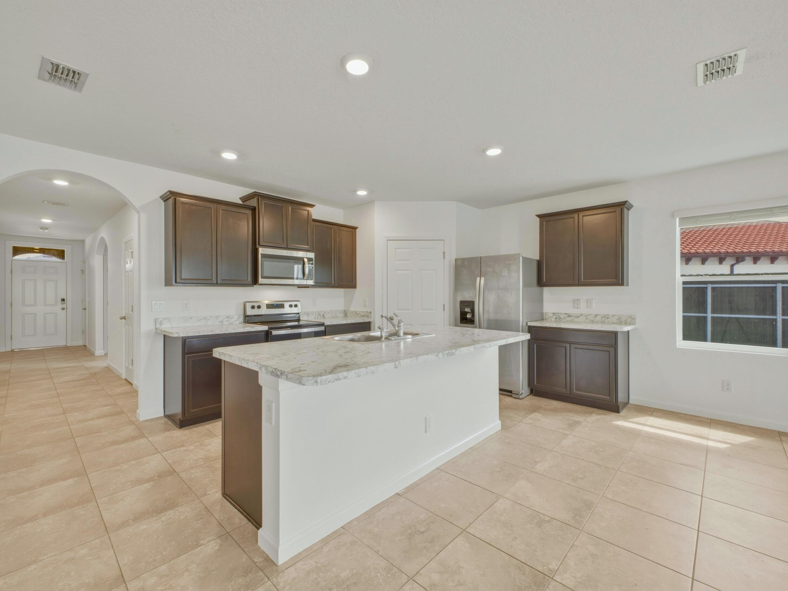 718 Crean Port St. Lucie FL 34953 — thumbnail 5 of 44