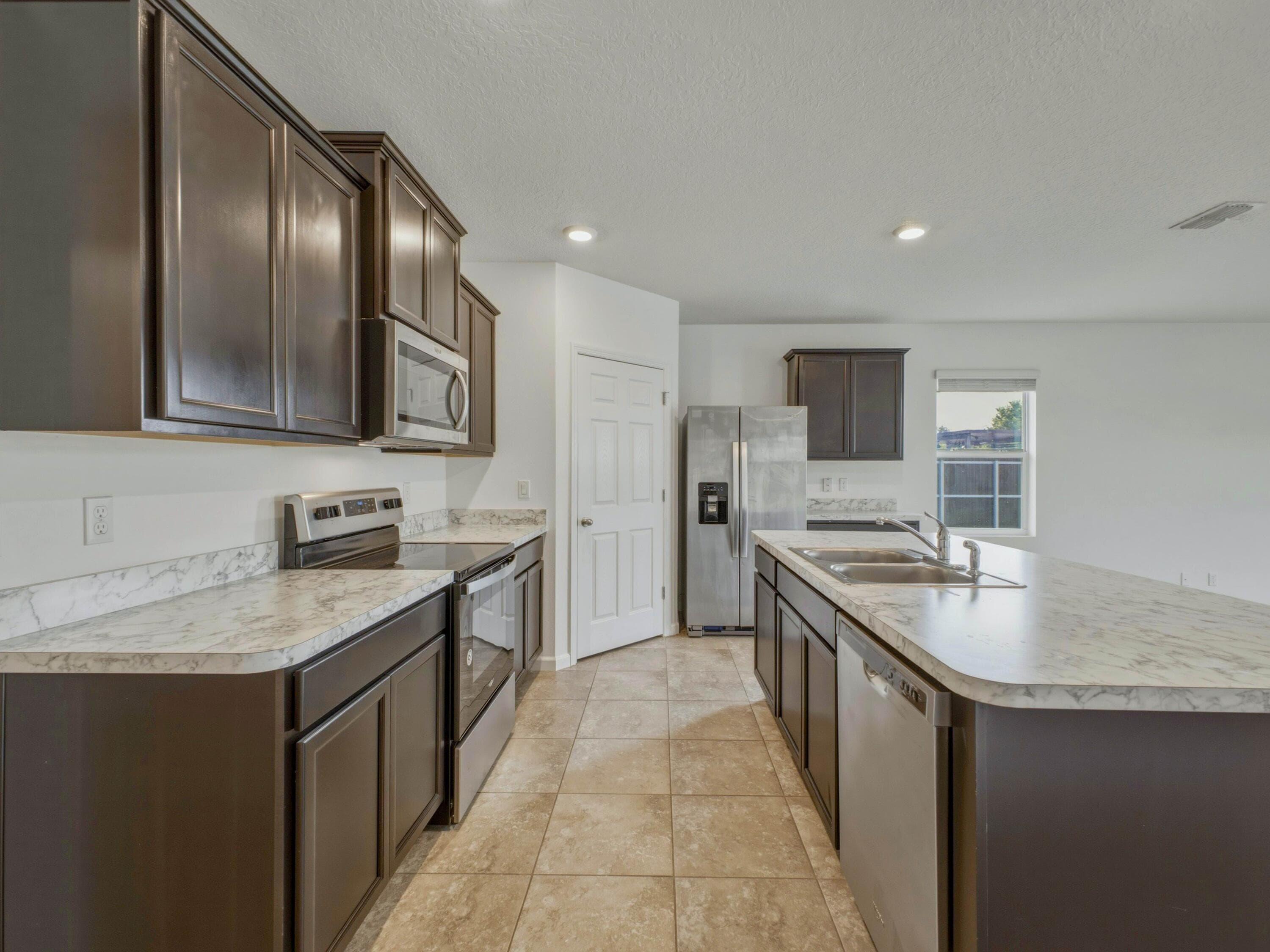 718 Crean Port St. Lucie FL 34953 — thumbnail 6 of 44