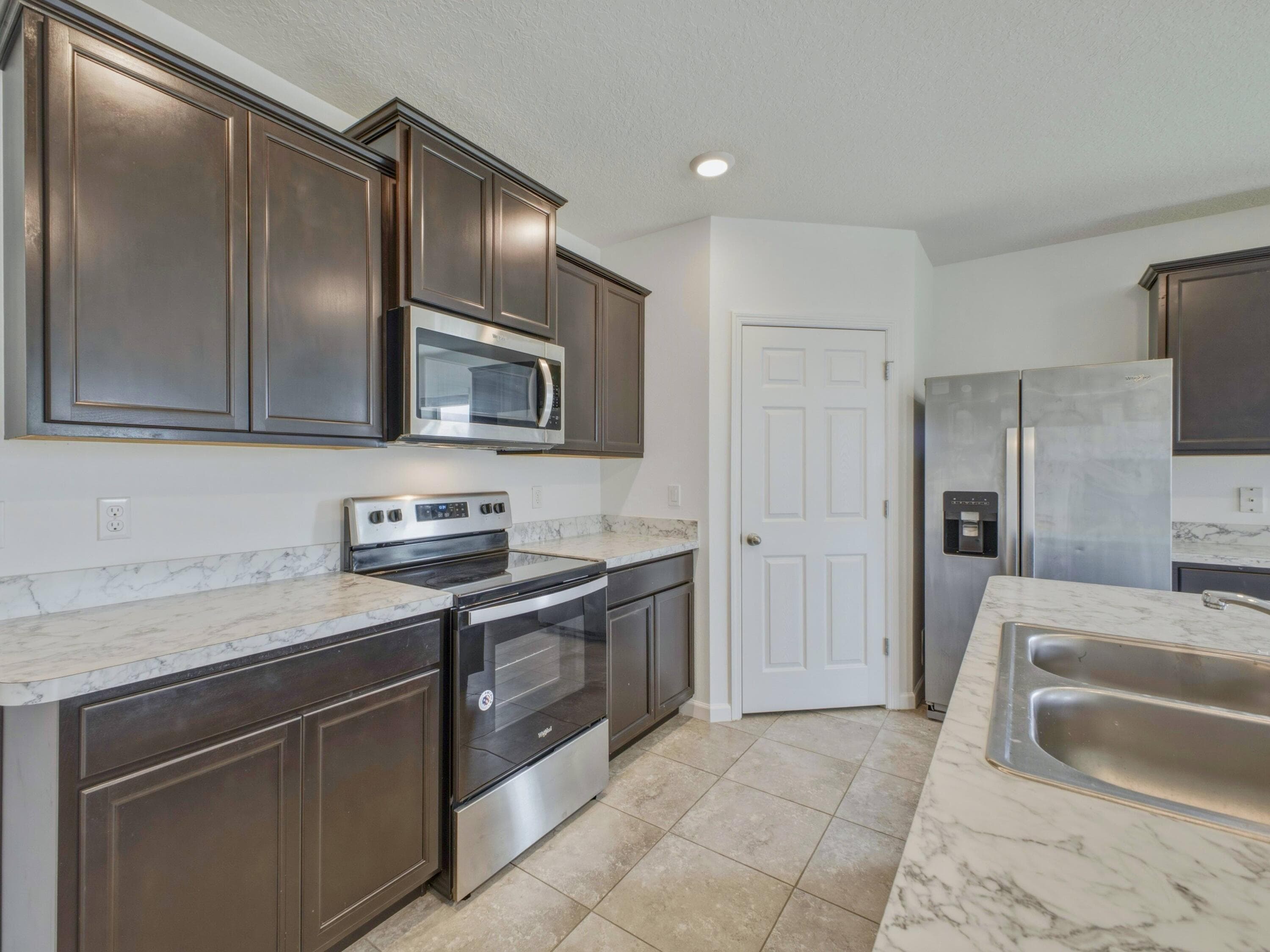 718 Crean Port St. Lucie FL 34953 — thumbnail 7 of 44