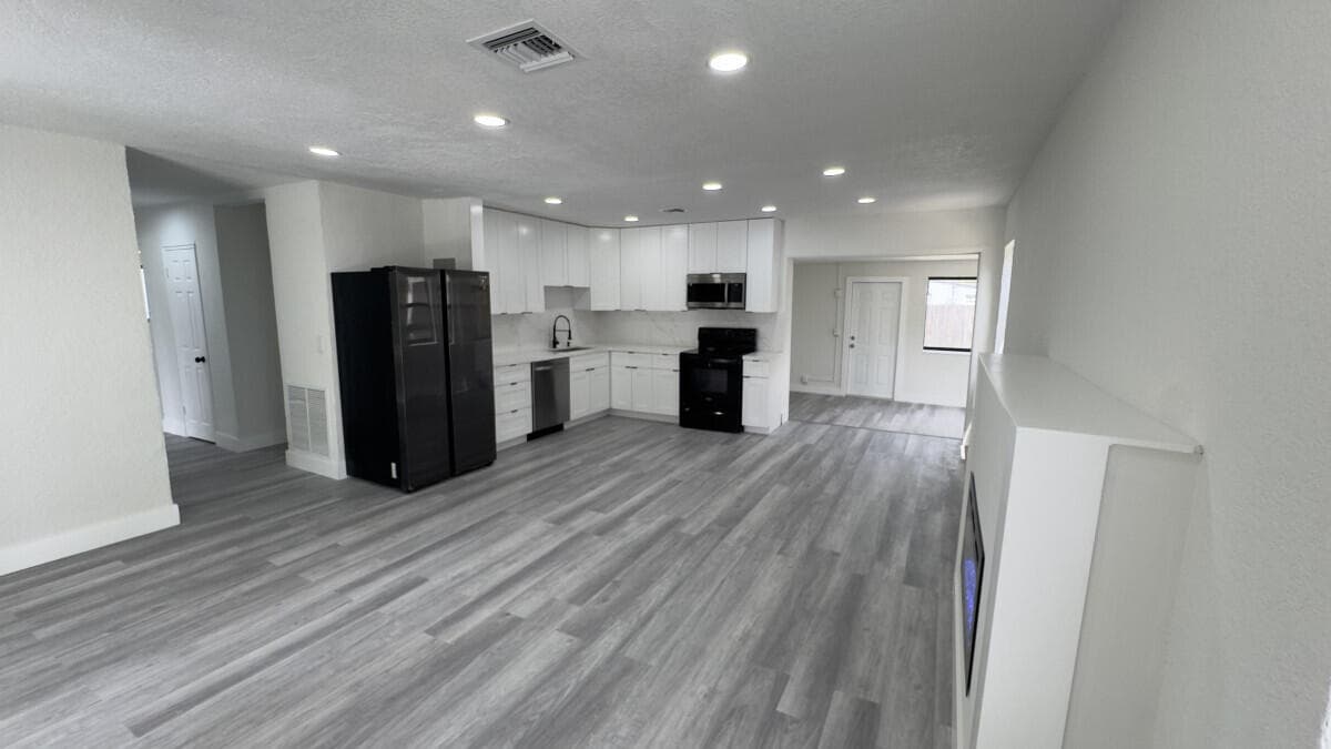 235 21st Fort Lauderdale FL 33312 — thumbnail 8 of 10