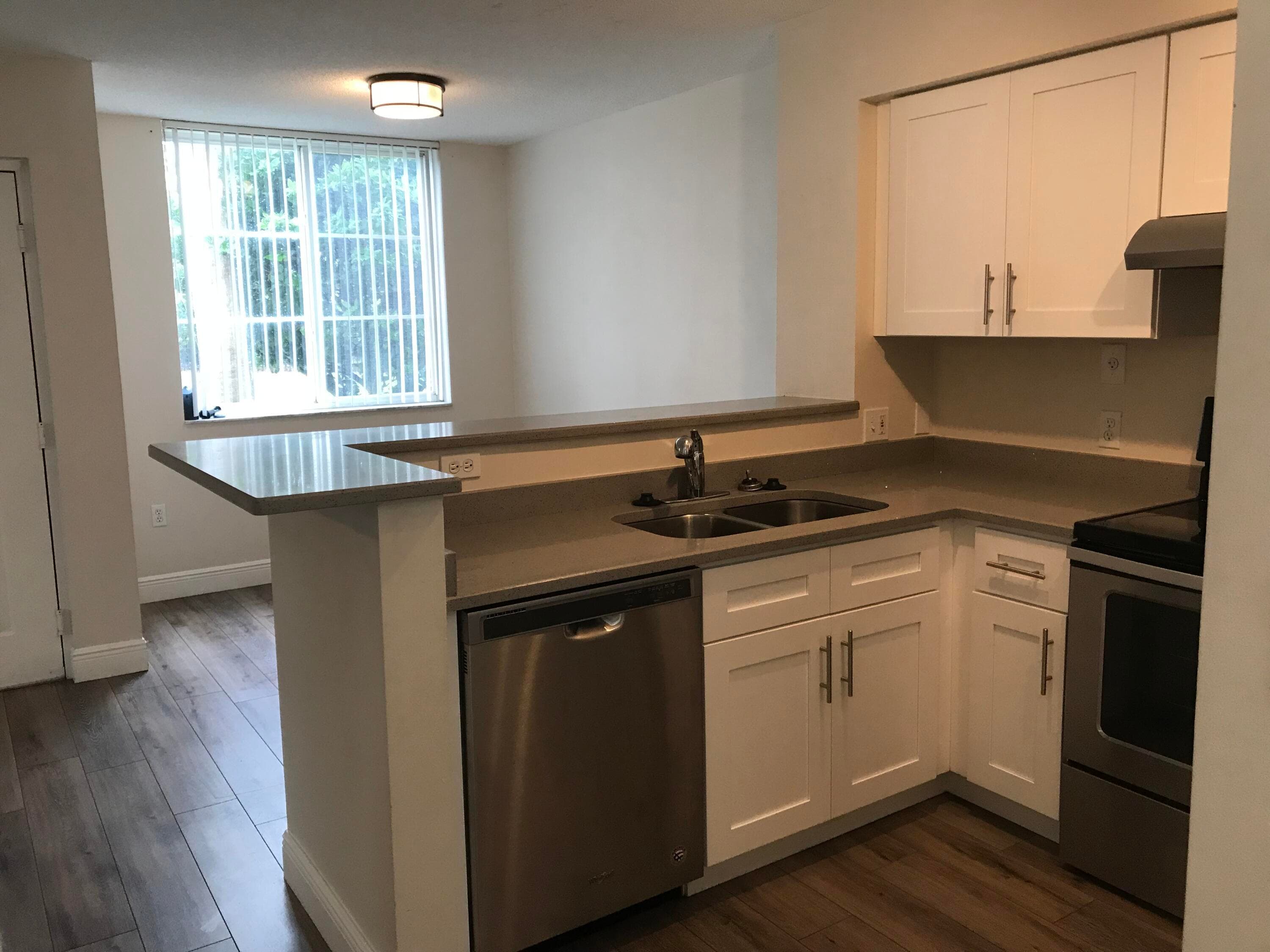 7896 Sonoma Springs #101 Lake Worth FL 33463 — thumbnail 5 of 18
