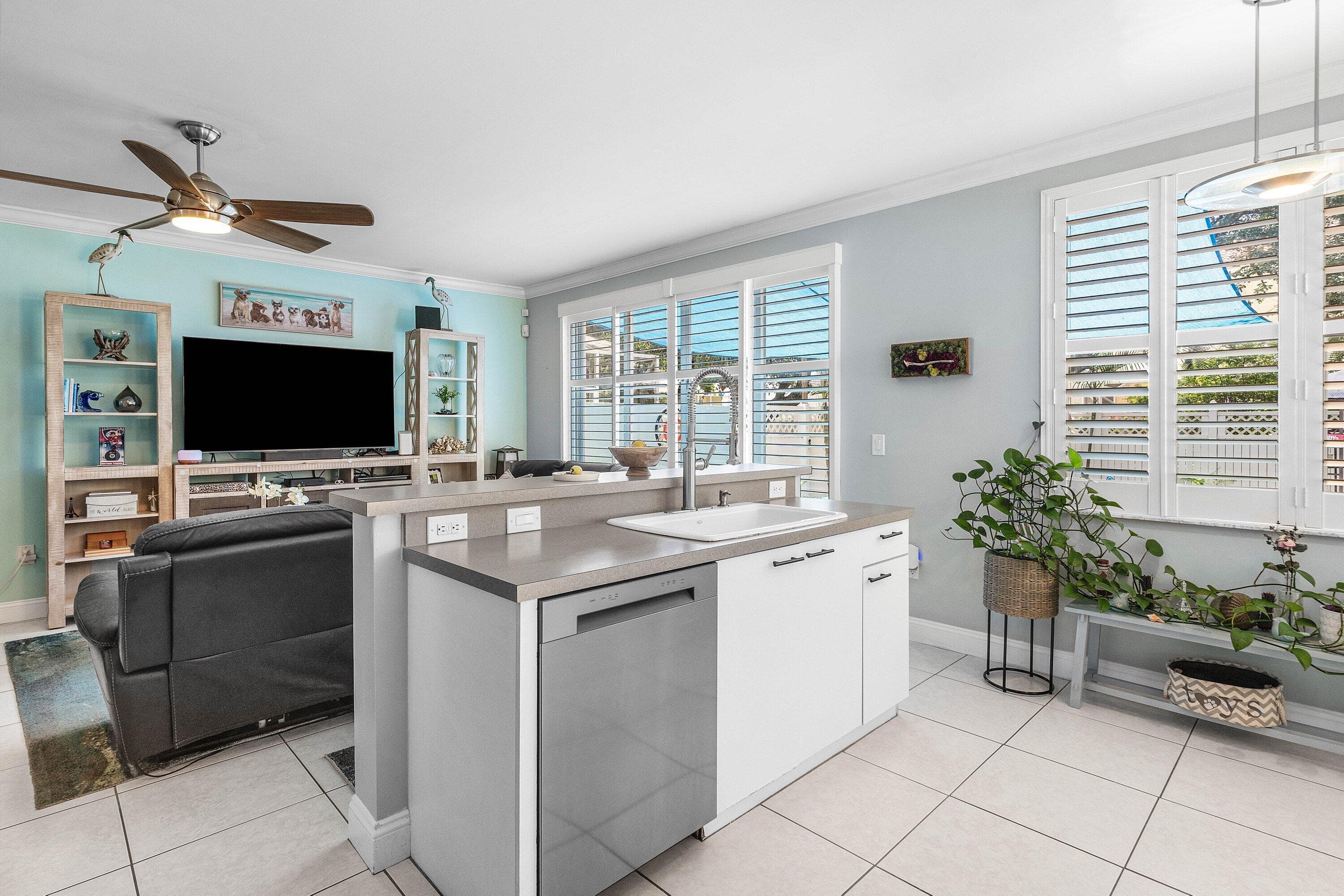 7819 Oak Grove Lake Worth FL 33467 — thumbnail 12 of 45