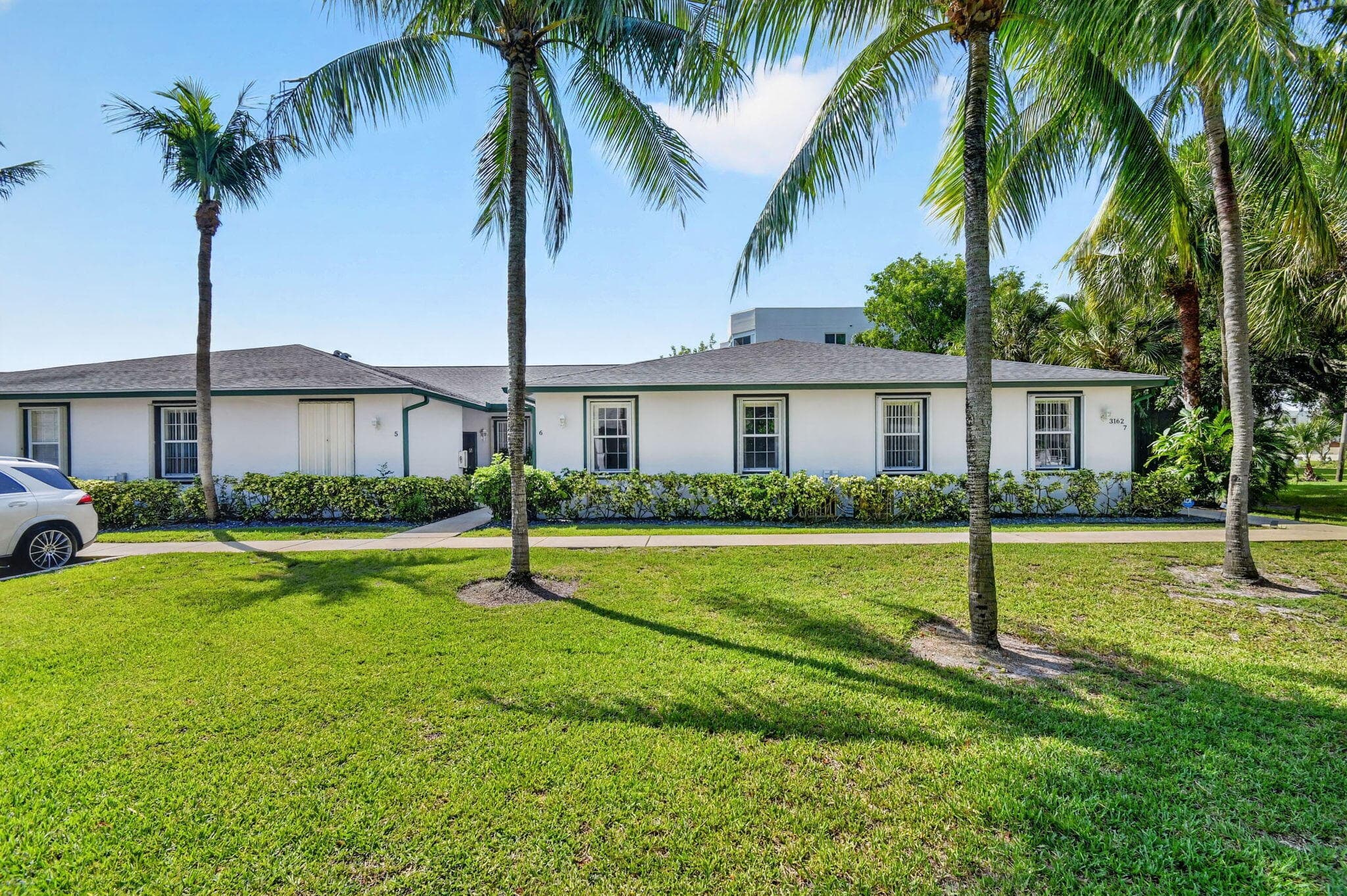 3162 Via Poinciana #6 Lake Worth FL 33467 — thumbnail 3 of 47