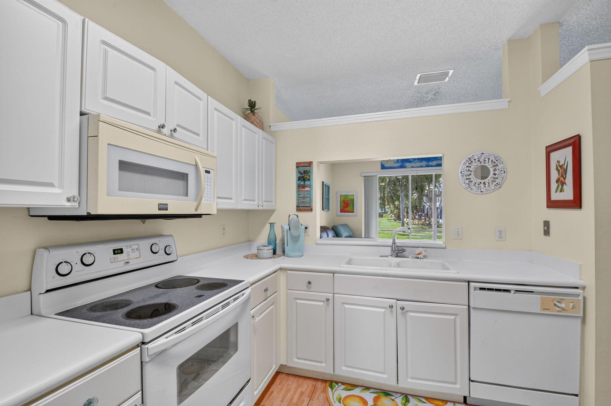 3162 Via Poinciana #6 Lake Worth FL 33467 — thumbnail 14 of 47