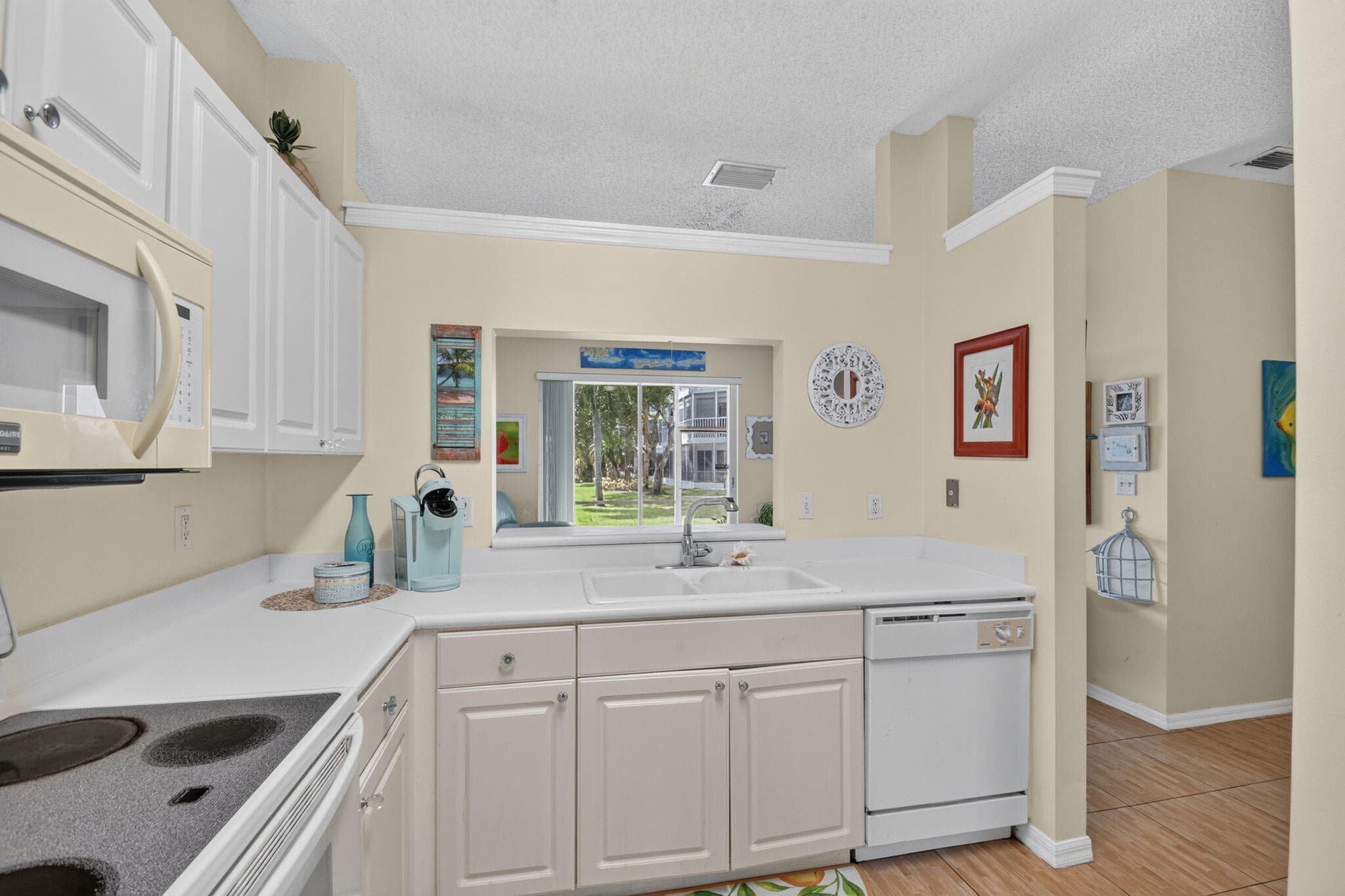 3162 Via Poinciana #6 Lake Worth FL 33467 — thumbnail 15 of 47