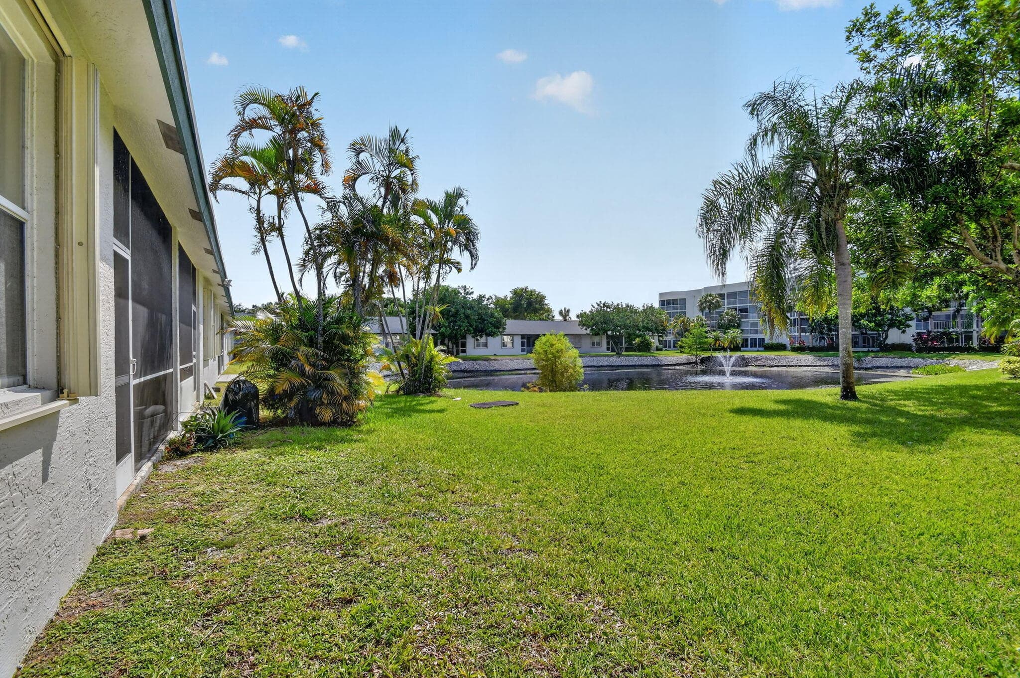 3162 Via Poinciana #6 Lake Worth FL 33467 — thumbnail 39 of 47