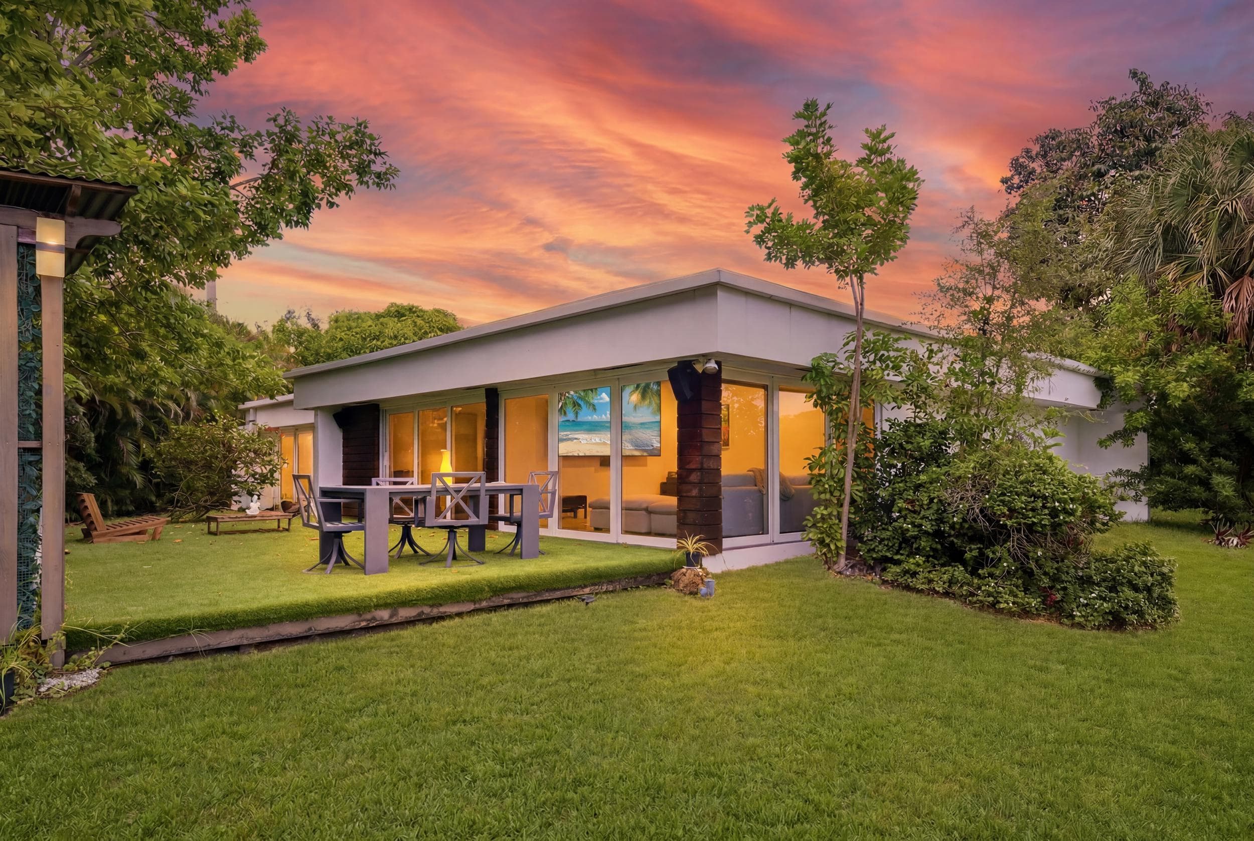 4400 Queen Palm Tamarac FL 33319 — thumbnail 4 of 50