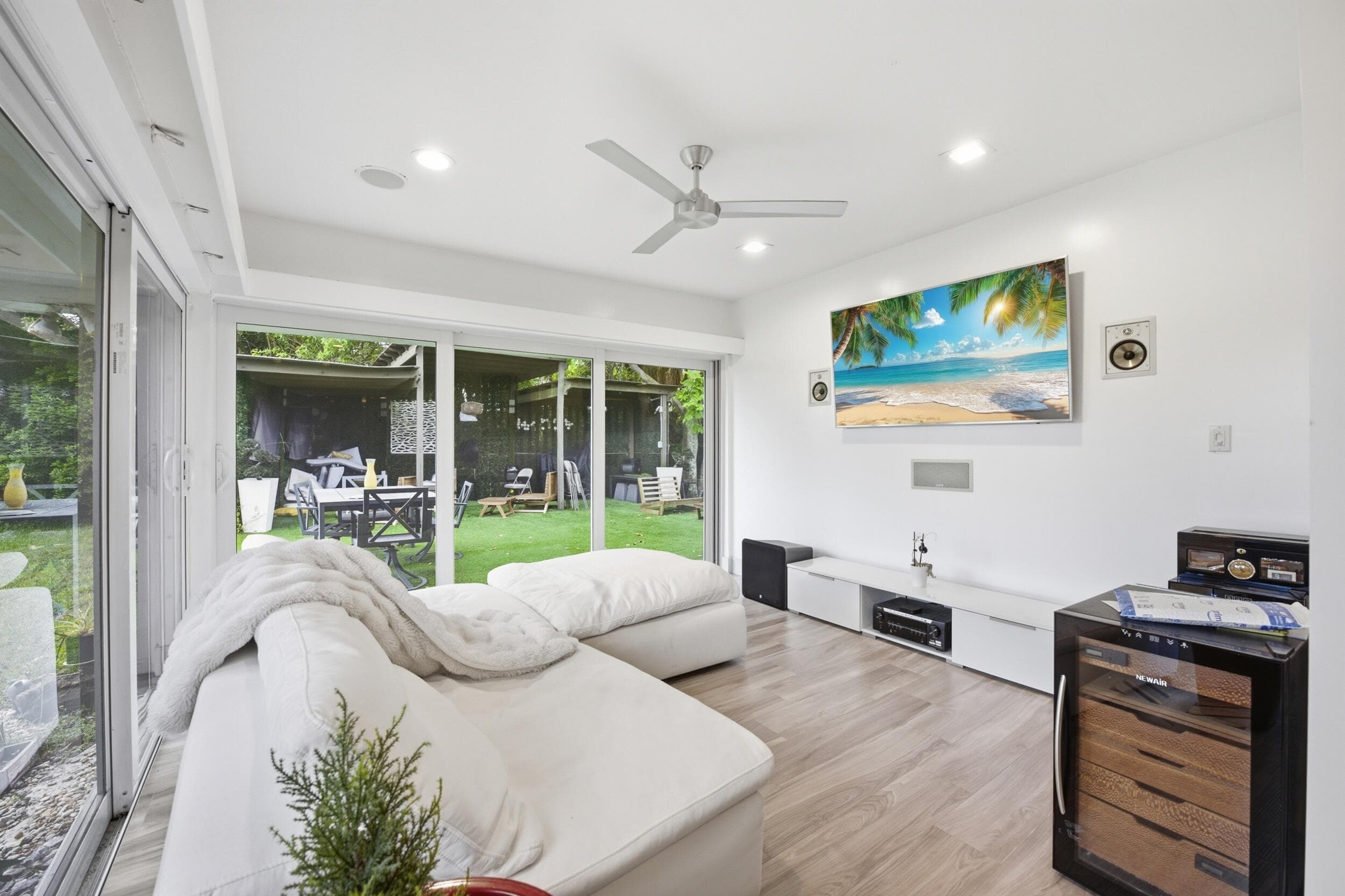 4400 Queen Palm Tamarac FL 33319 — thumbnail 28 of 50
