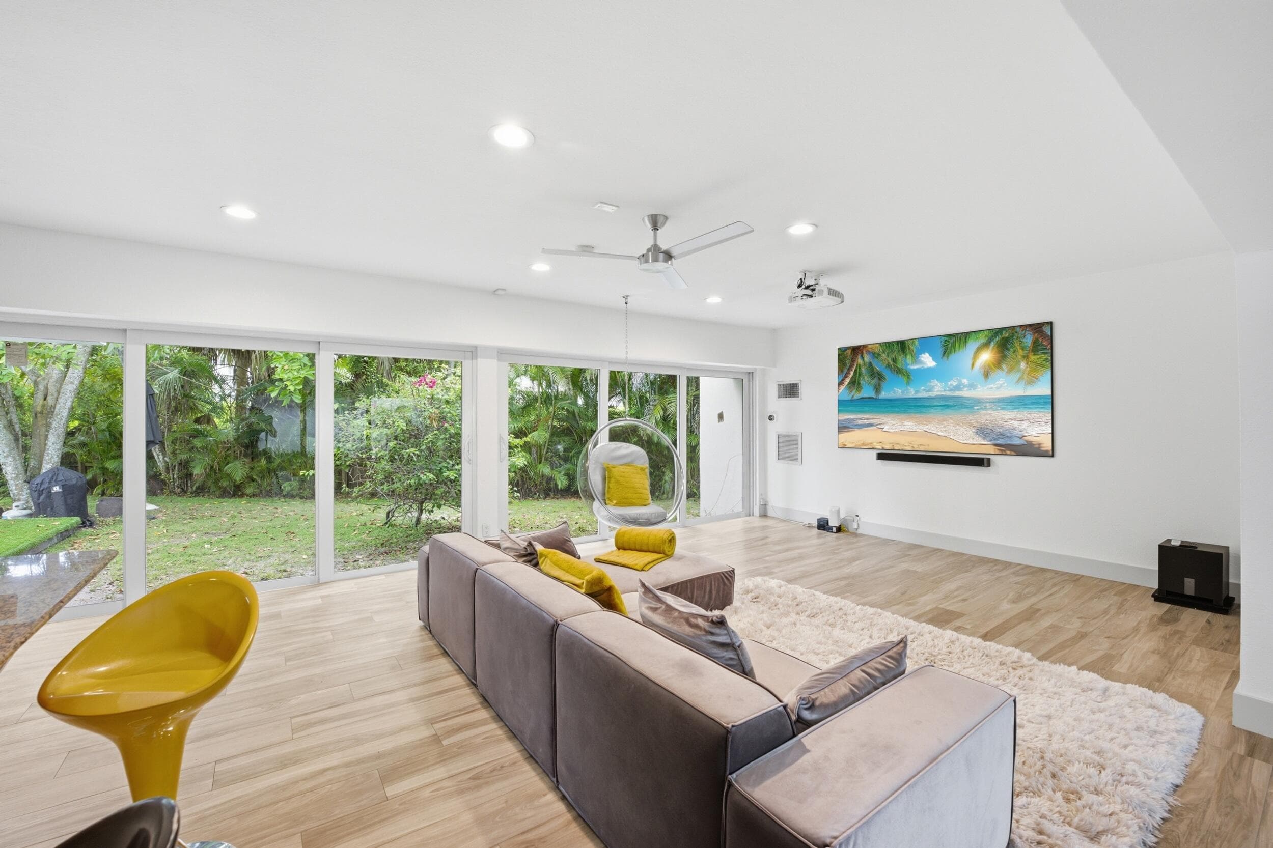 4400 Queen Palm Tamarac FL 33319 — thumbnail 15 of 50