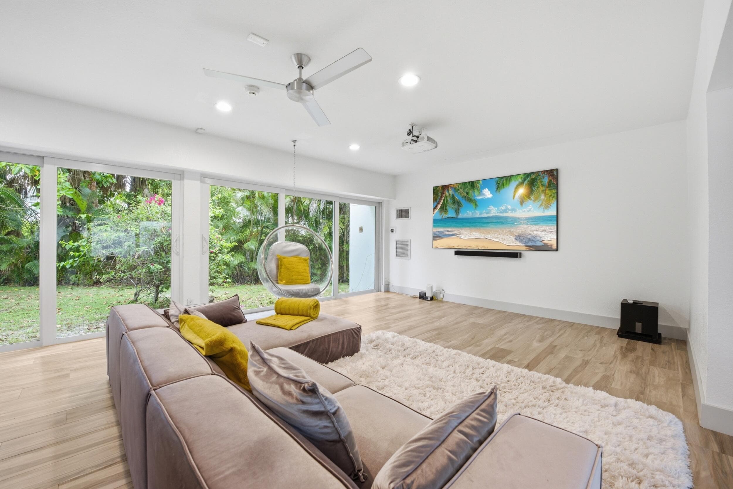 4400 Queen Palm Tamarac FL 33319 — thumbnail 16 of 50