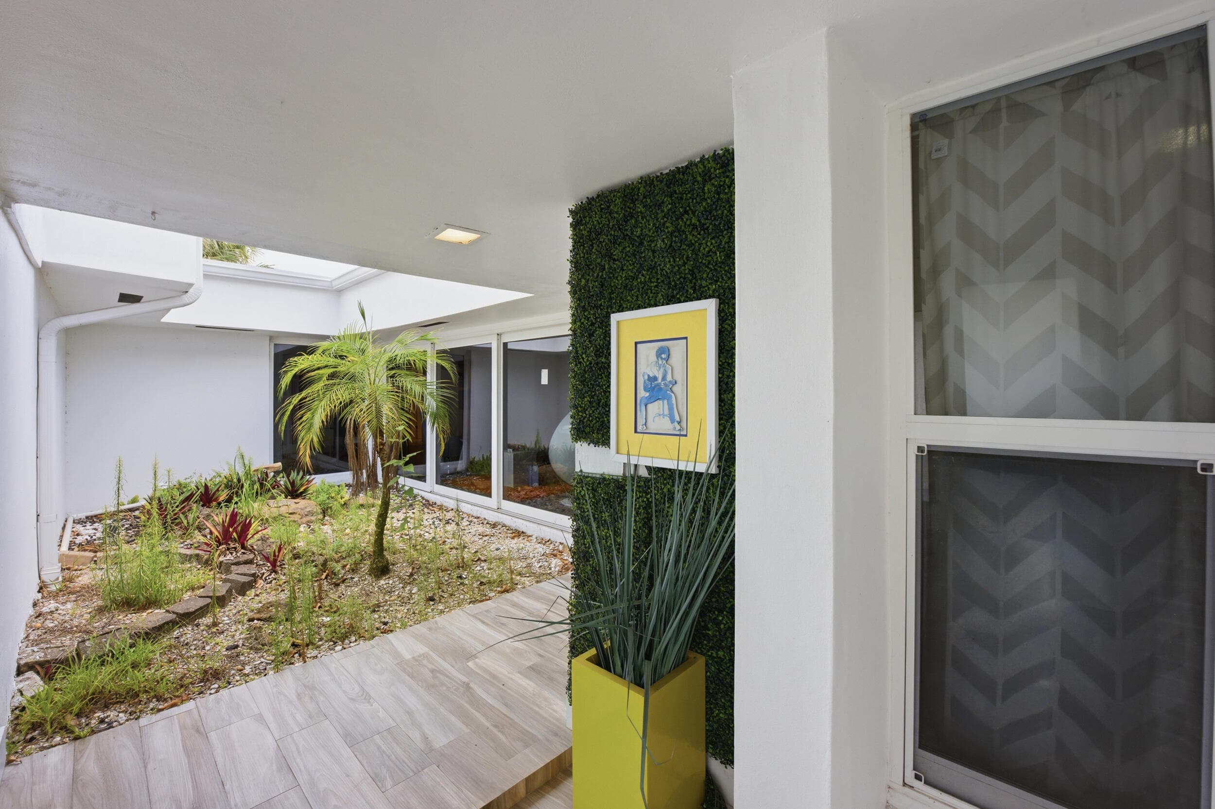 4400 Queen Palm Tamarac FL 33319 — thumbnail 7 of 50