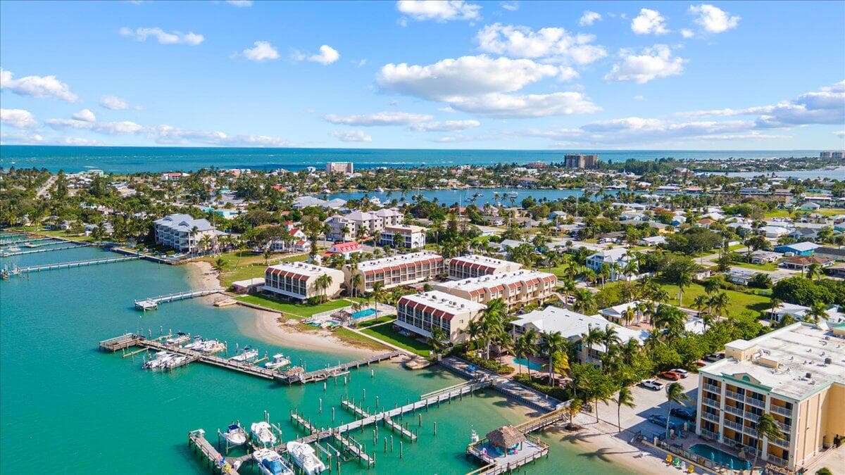 1300 Seaway #10 Fort Pierce FL 34949 — thumbnail 3 of 26
