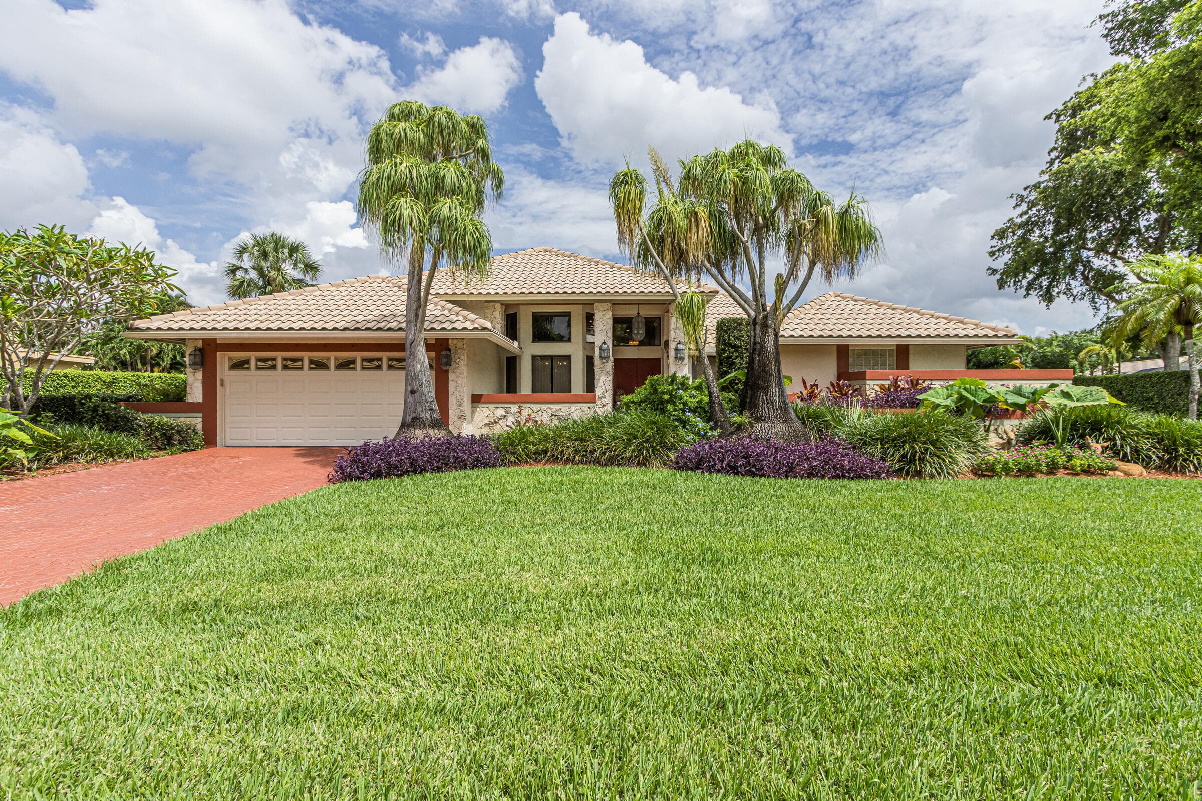 8255 51st Coral Springs FL 33067 — photo 1