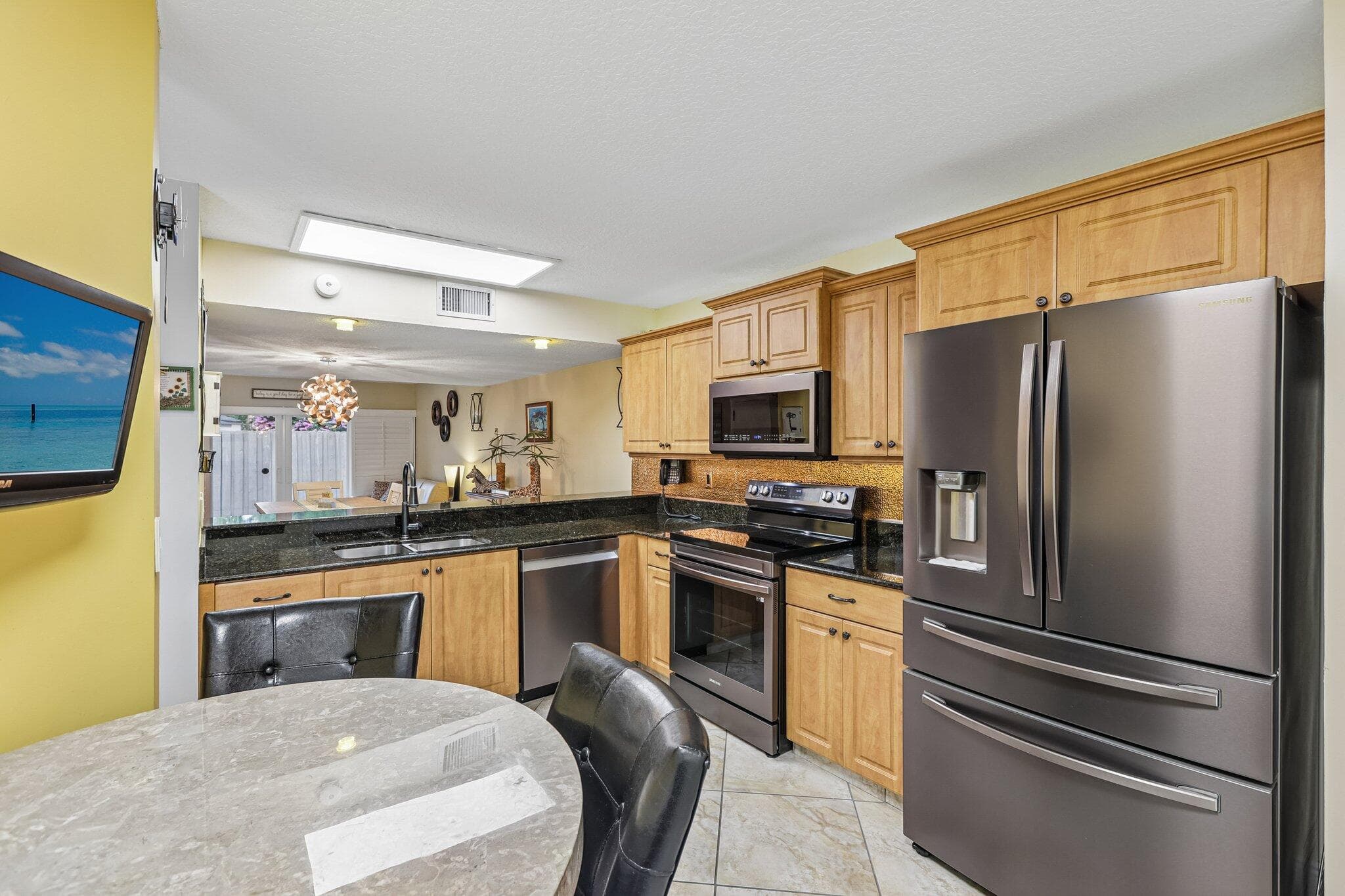 1330 123rd Pembroke Pines FL 33026 — thumbnail 12 of 51