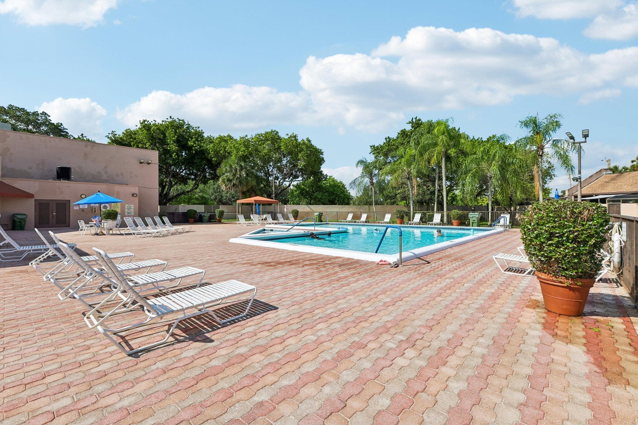 1330 123rd Pembroke Pines FL 33026 — thumbnail 44 of 51