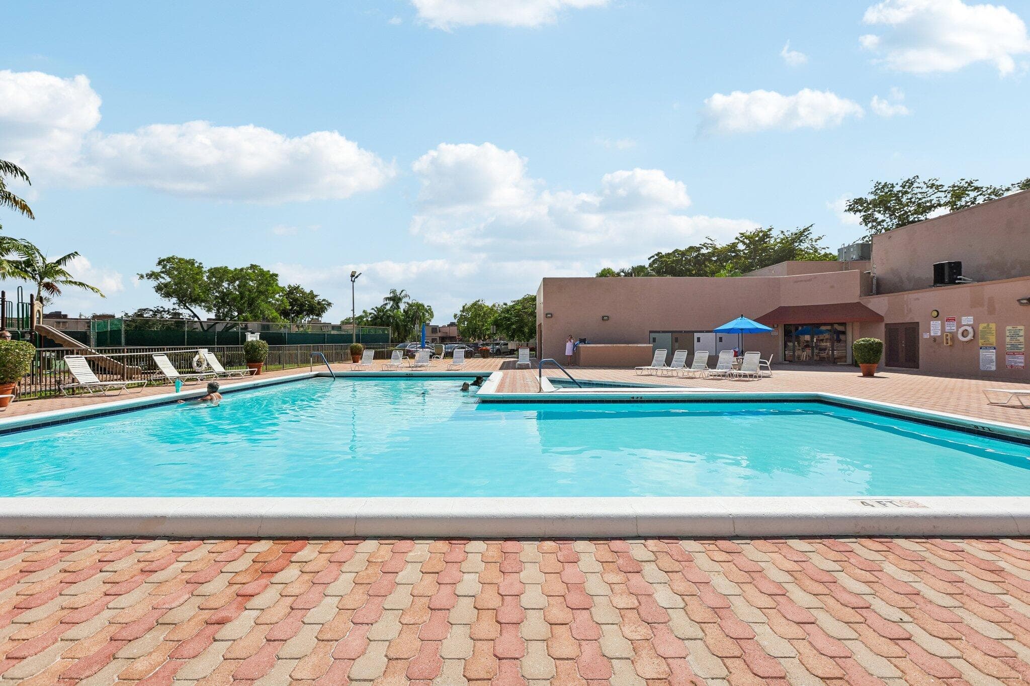 1330 123rd Pembroke Pines FL 33026 — thumbnail 46 of 51