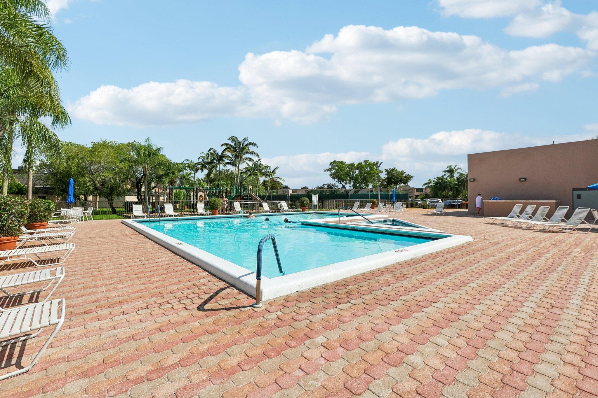1330 123rd Pembroke Pines FL 33026 — thumbnail 47 of 51