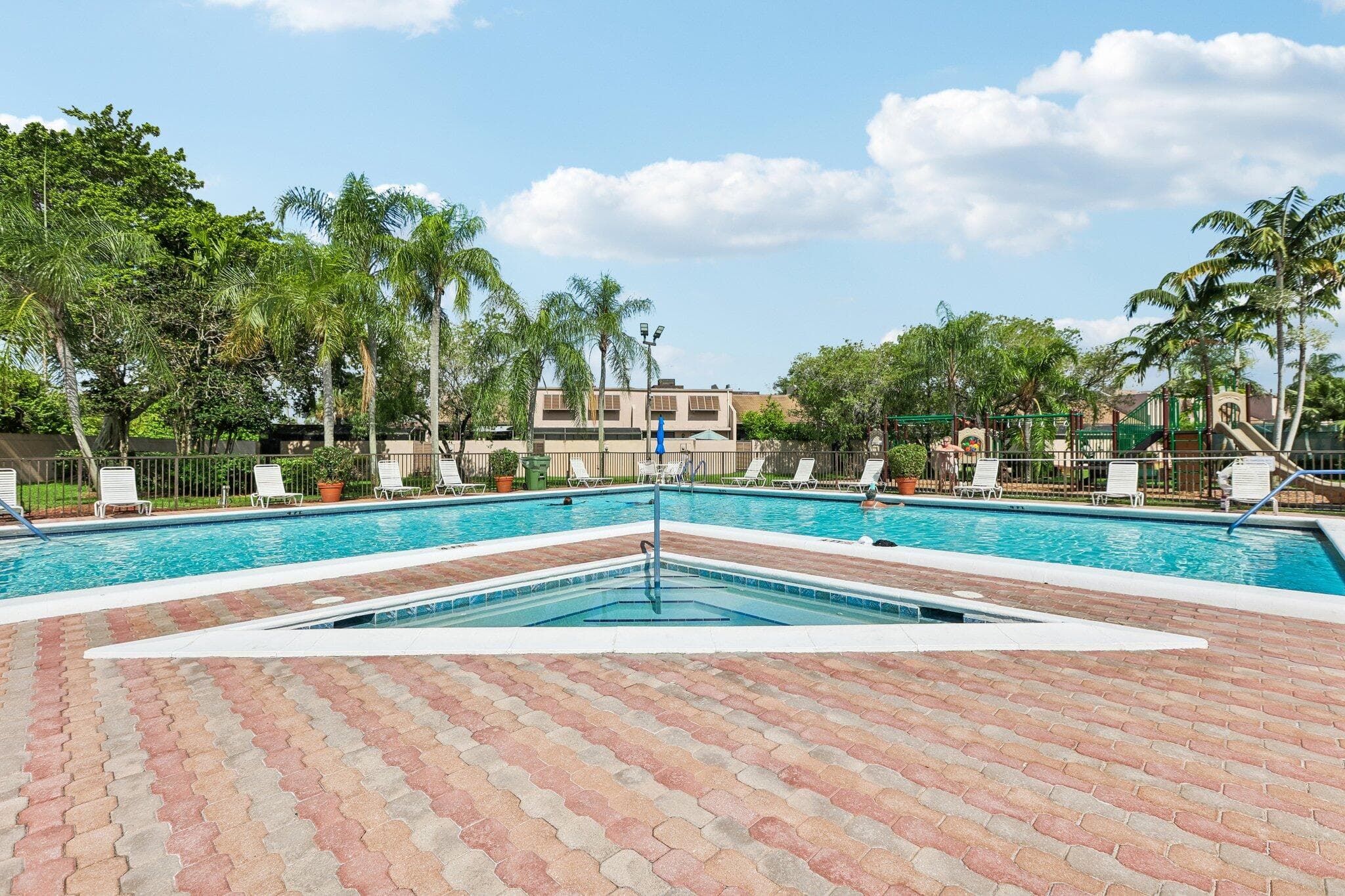1330 123rd Pembroke Pines FL 33026 — thumbnail 48 of 51