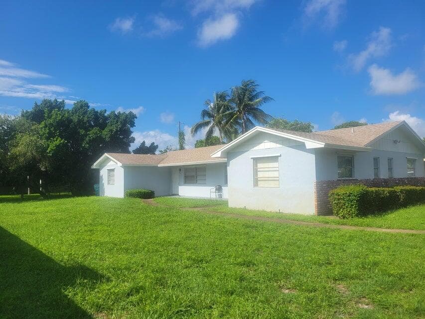 242 24th Boynton Beach FL 33435 — photo 1