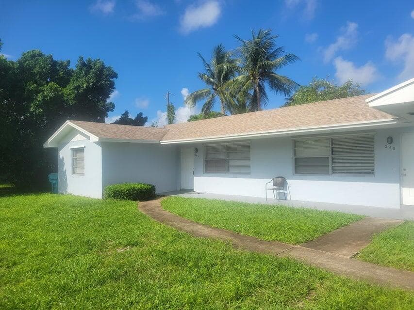 242 24th Boynton Beach FL 33435 — thumbnail 3 of 12